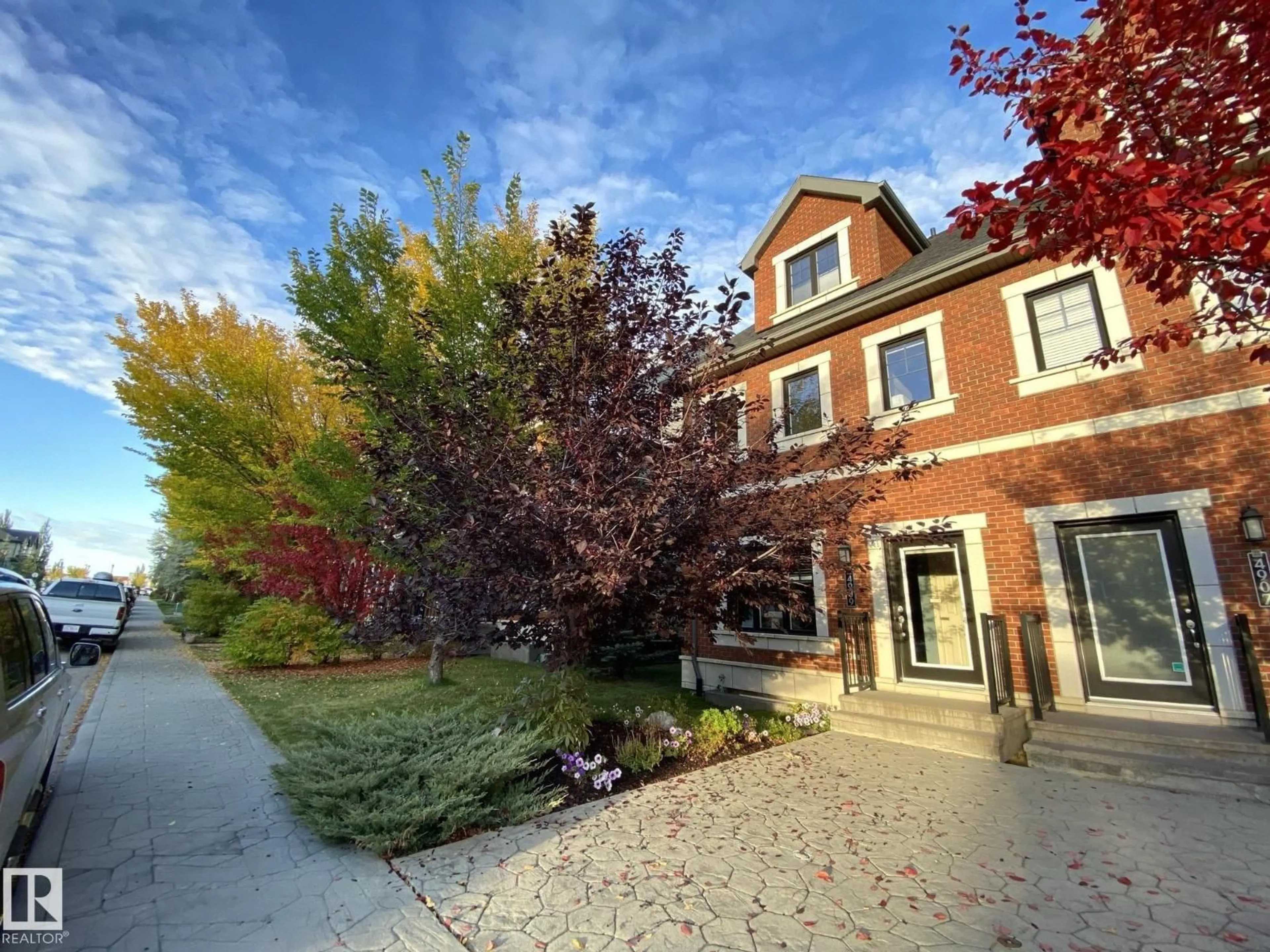 A pic from outside/outdoor area/front of a property/back of a property/a pic from drone, street for 4909 TERWILLEGAR CM, Edmonton Alberta T6R0P5