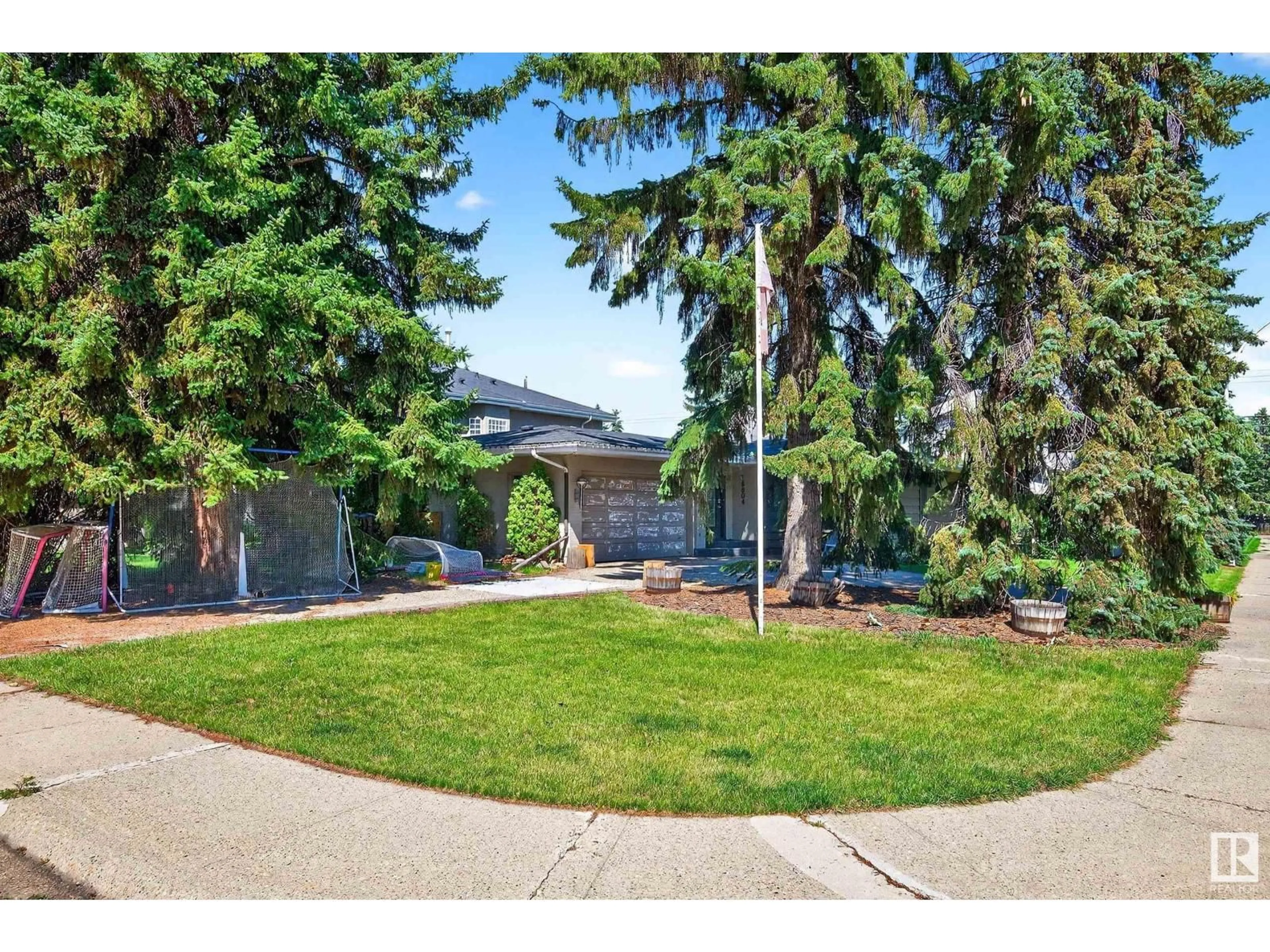 Unknown for 8804 138 ST, Edmonton Alberta T5R0E4