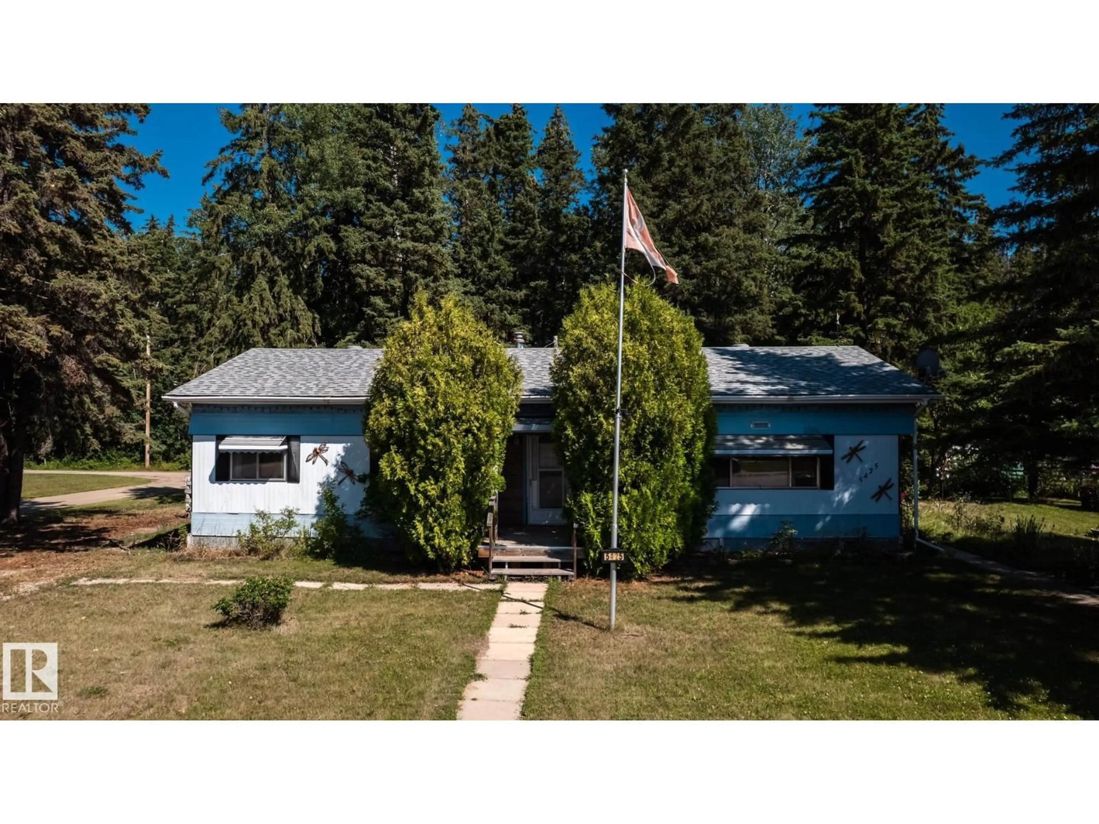 A pic from outside/outdoor area/front of a property/back of a property/a pic from drone, unknown for 5425 52 ST, Wabamun Alberta T0E2K0