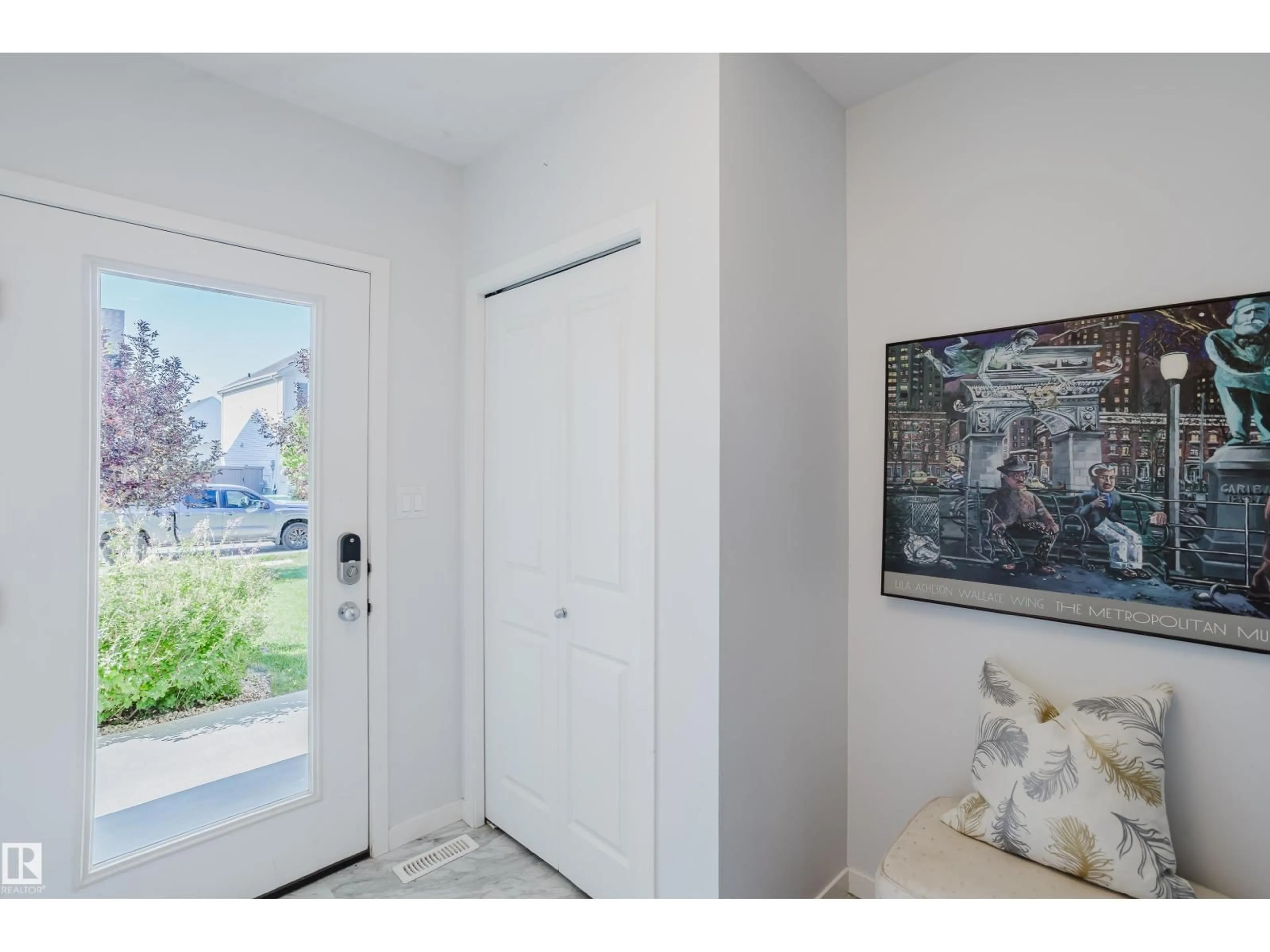 Indoor entryway for 4324 COOKE LN, Edmonton Alberta T6W4M7