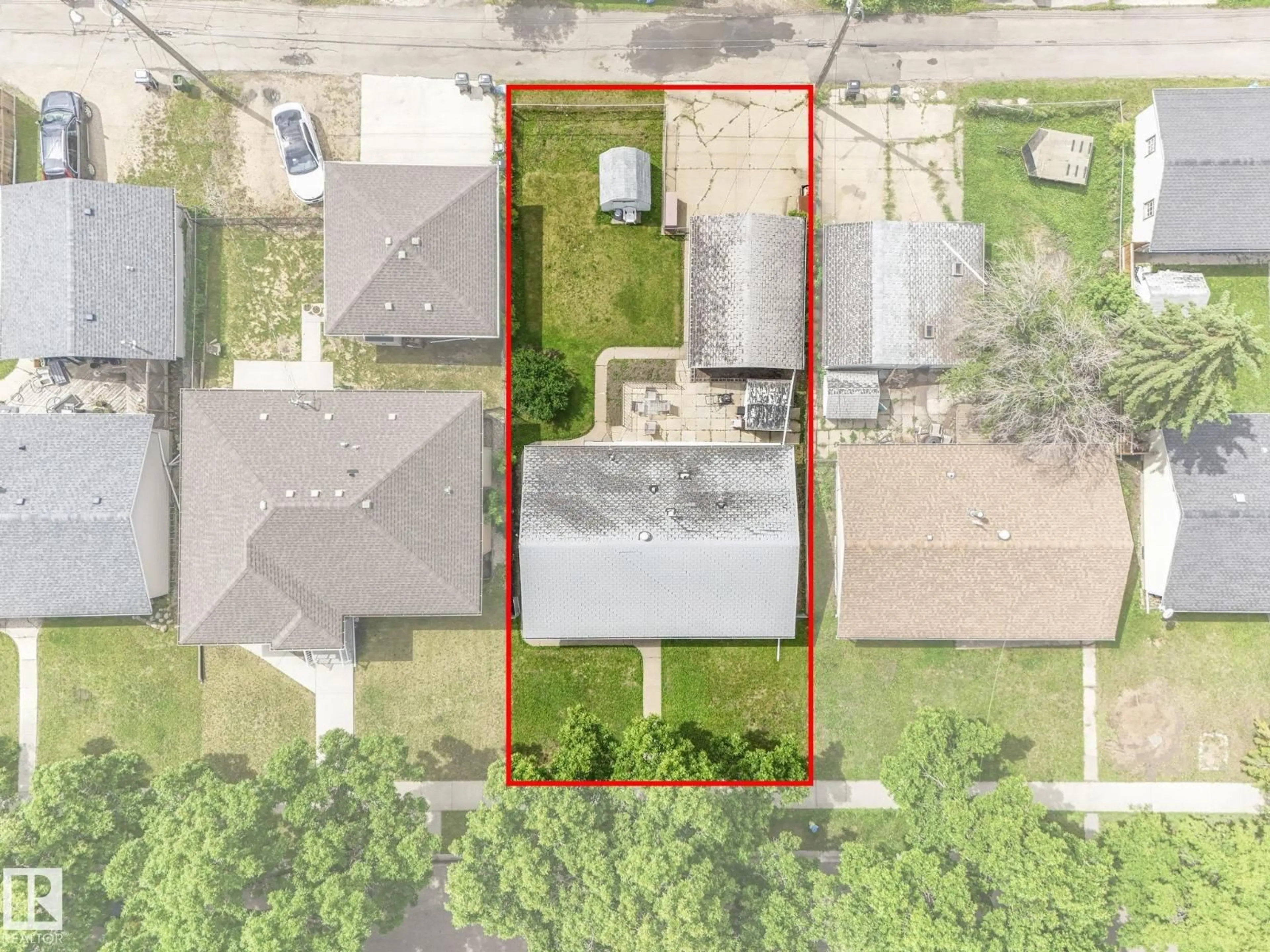 A pic from outside/outdoor area/front of a property/back of a property/a pic from drone, street for 16433 106 AV, Edmonton Alberta T5X0X1