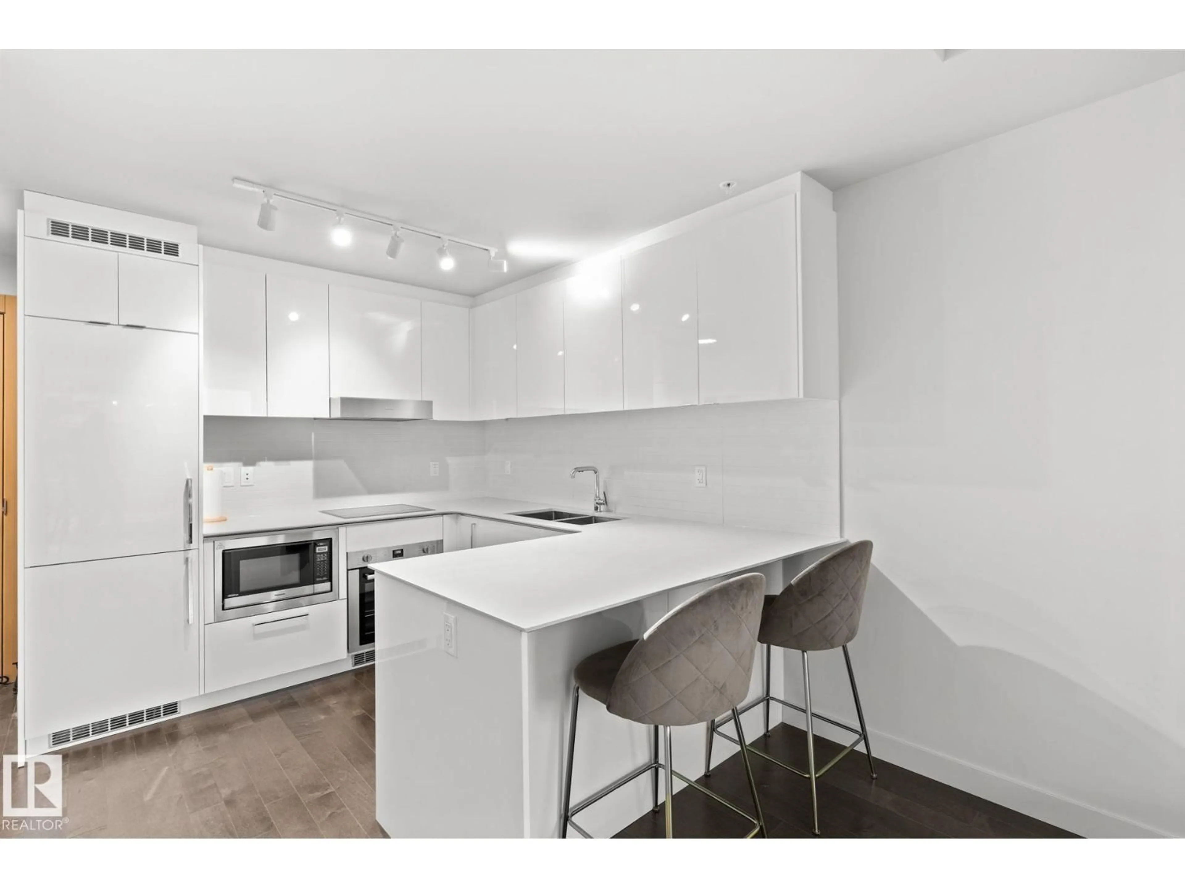 Standard kitchen, wood/laminate floor for 10360 - 2505 102 ST, Edmonton Alberta T5J0K6
