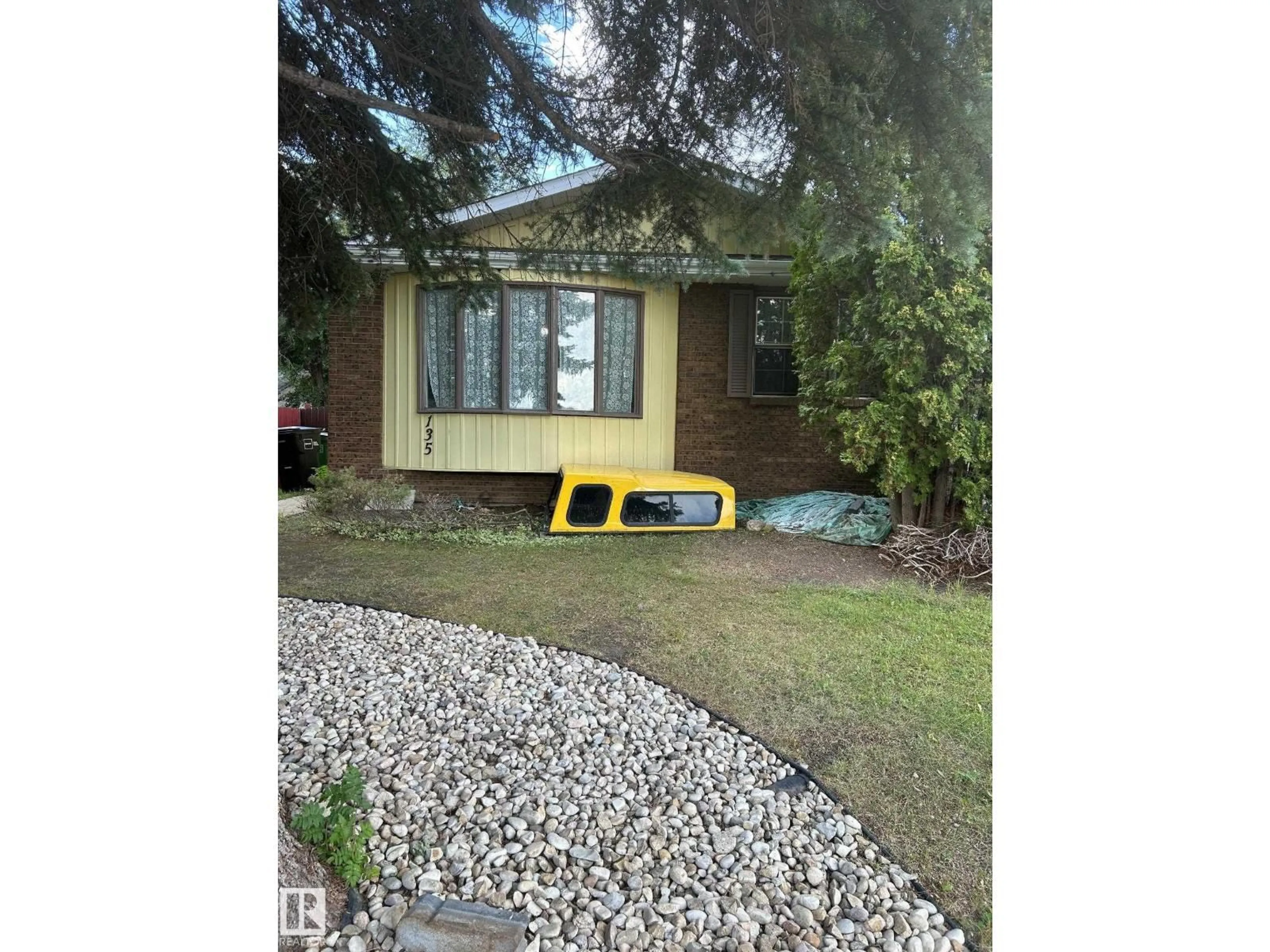 Shed for 135 HUMBERSTONE RD, Edmonton Alberta T5A4E4