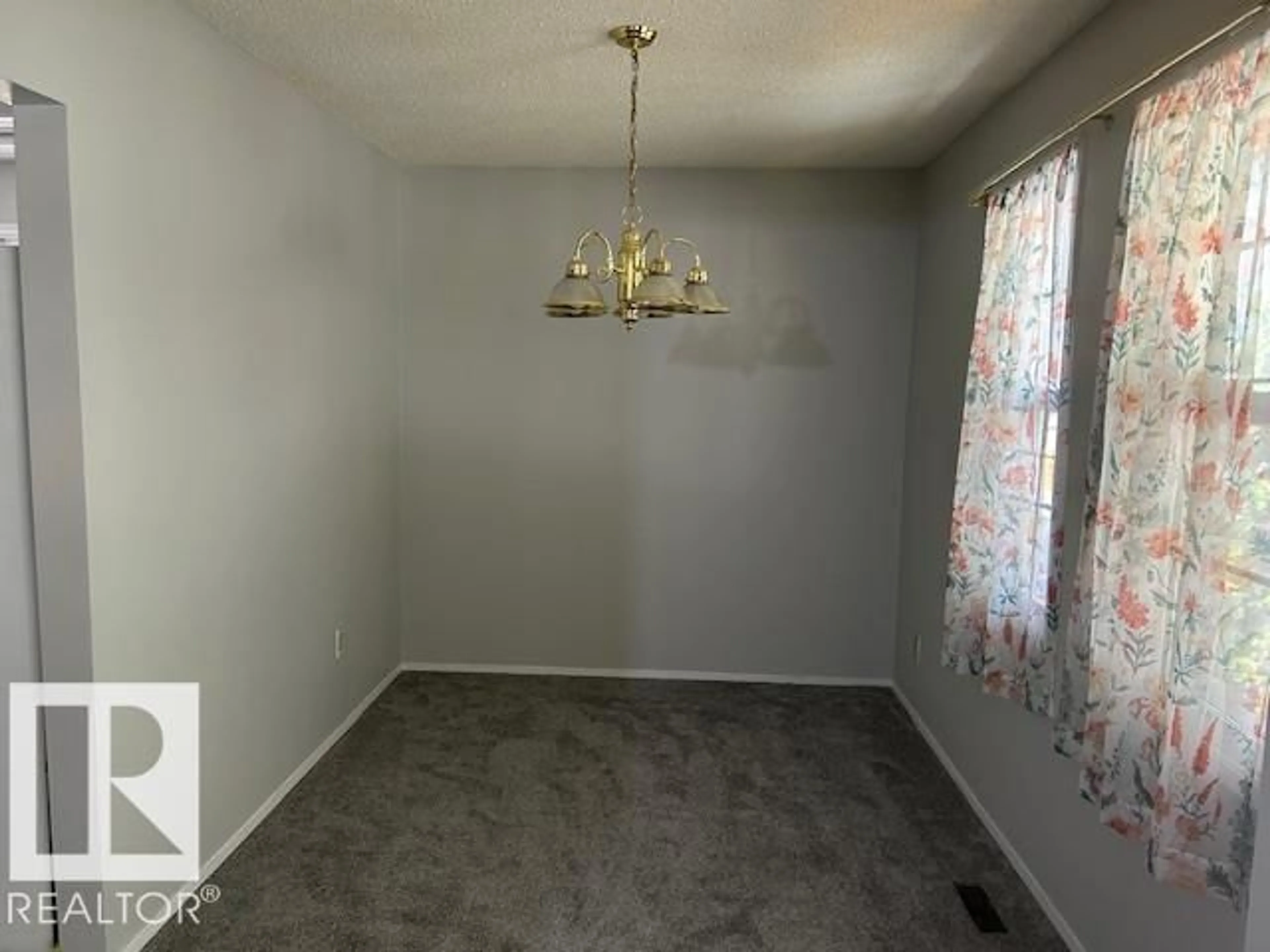 A pic of a room for 135 HUMBERSTONE RD, Edmonton Alberta T5A4E4