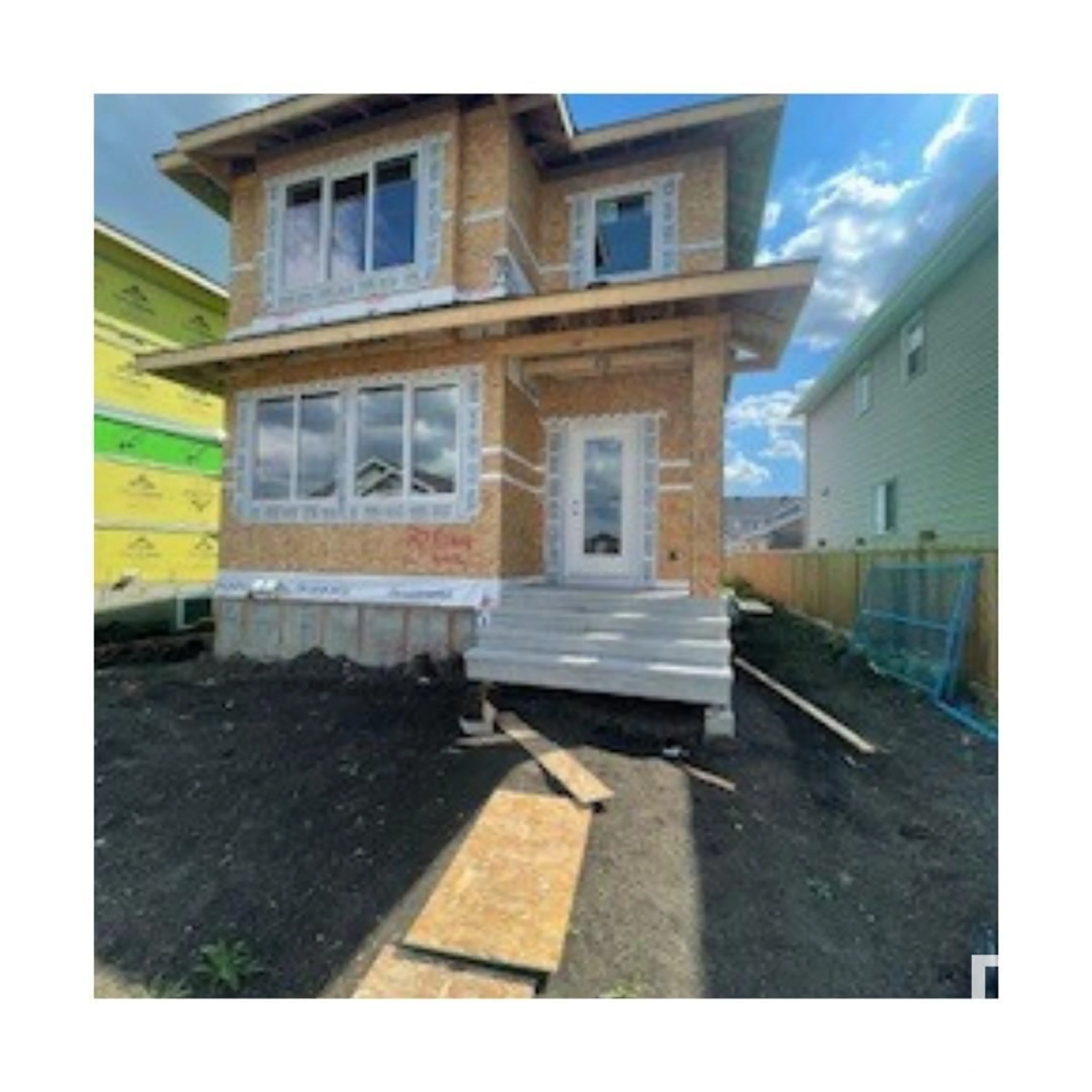 Home with vinyl exterior material, building for 70 EDEN LI, Fort Saskatchewan Alberta T8L0Z2