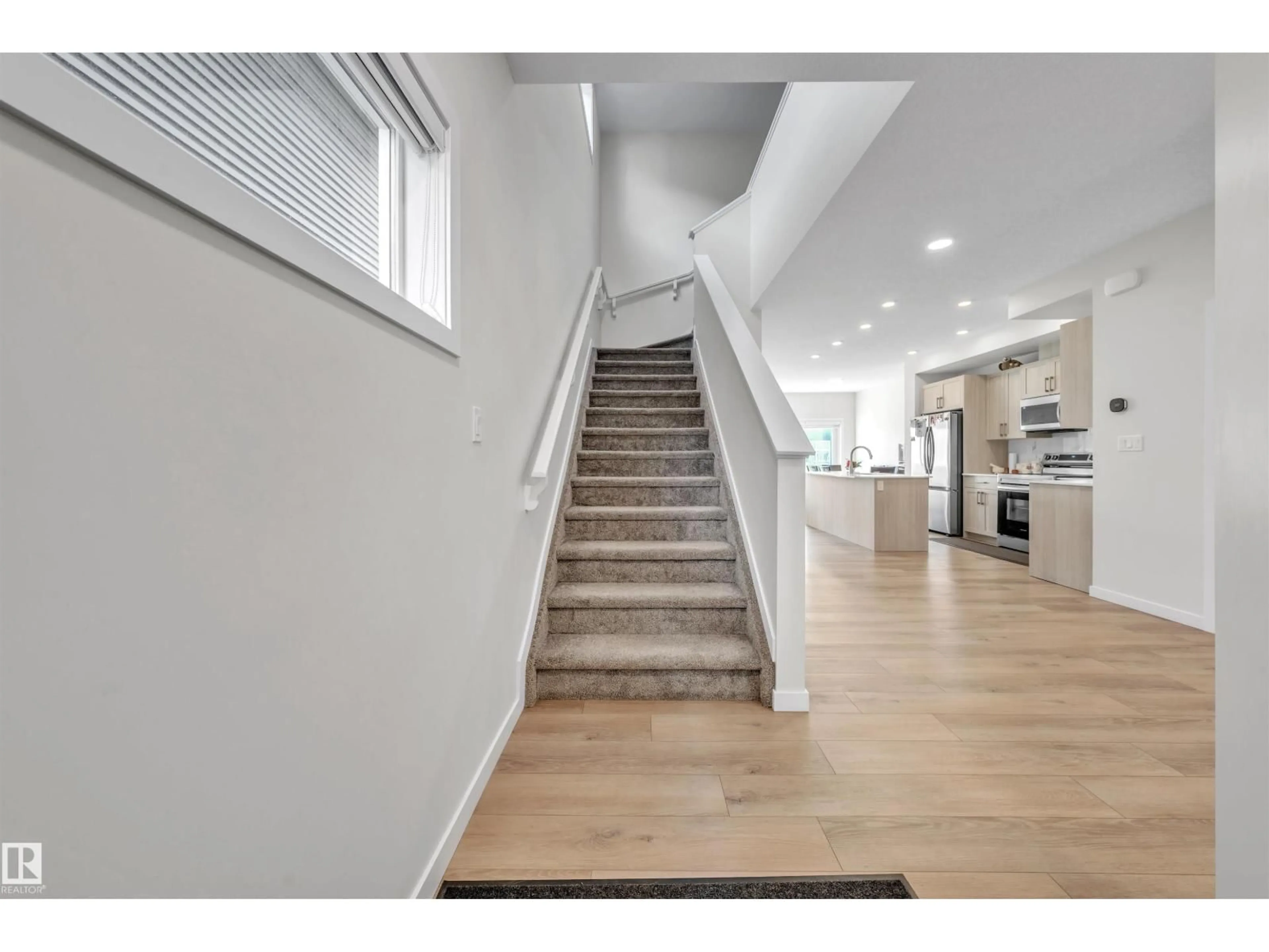 Stairs for 226 ORCHARDS BV, Edmonton Alberta T6X2G9