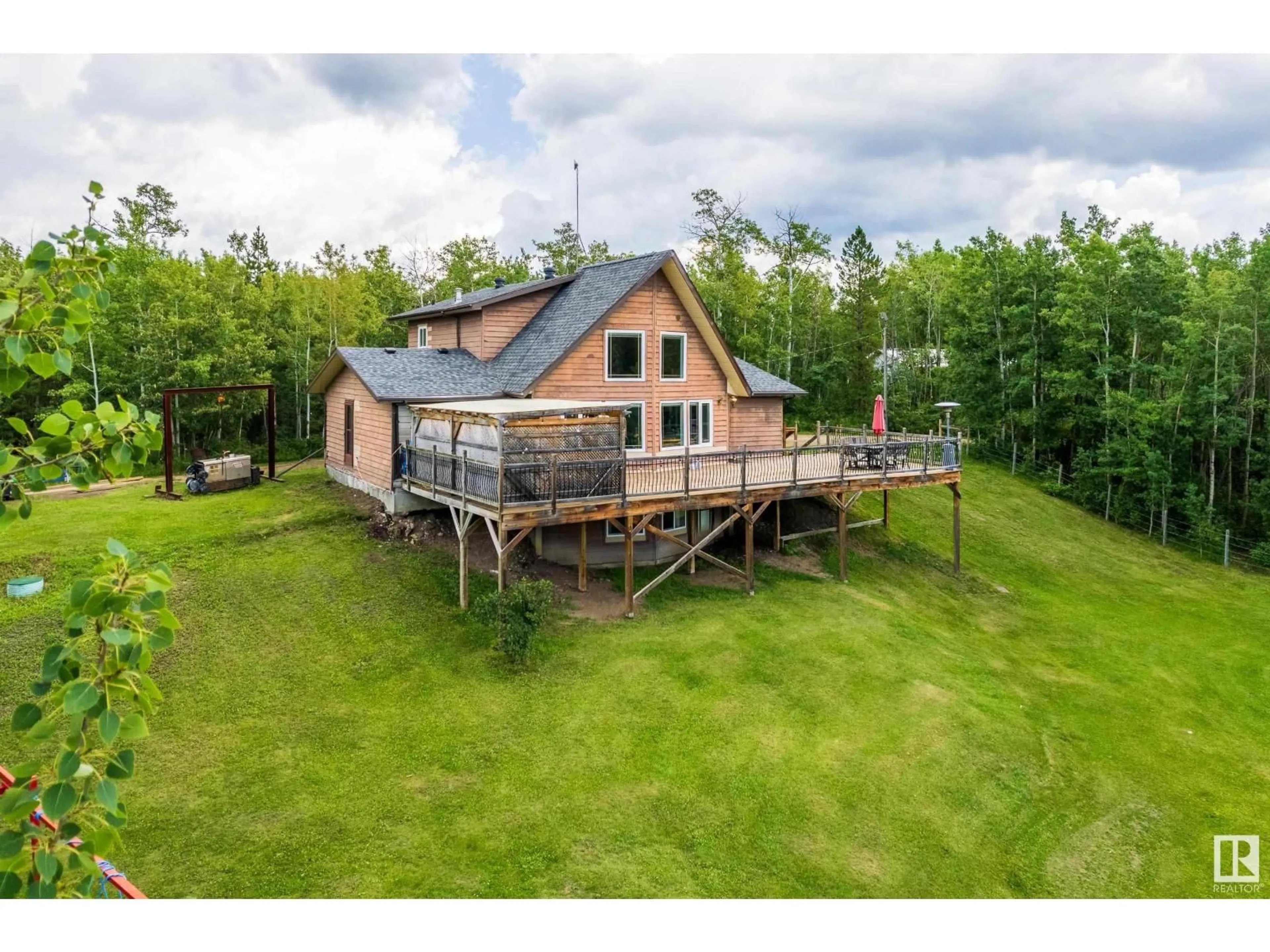 A pic from outside/outdoor area/front of a property/back of a property/a pic from drone, water/lake/river/ocean view for 193 RGE ROAD 214 RGE ROAD, Rural Strathcona County Alberta T8E1G7