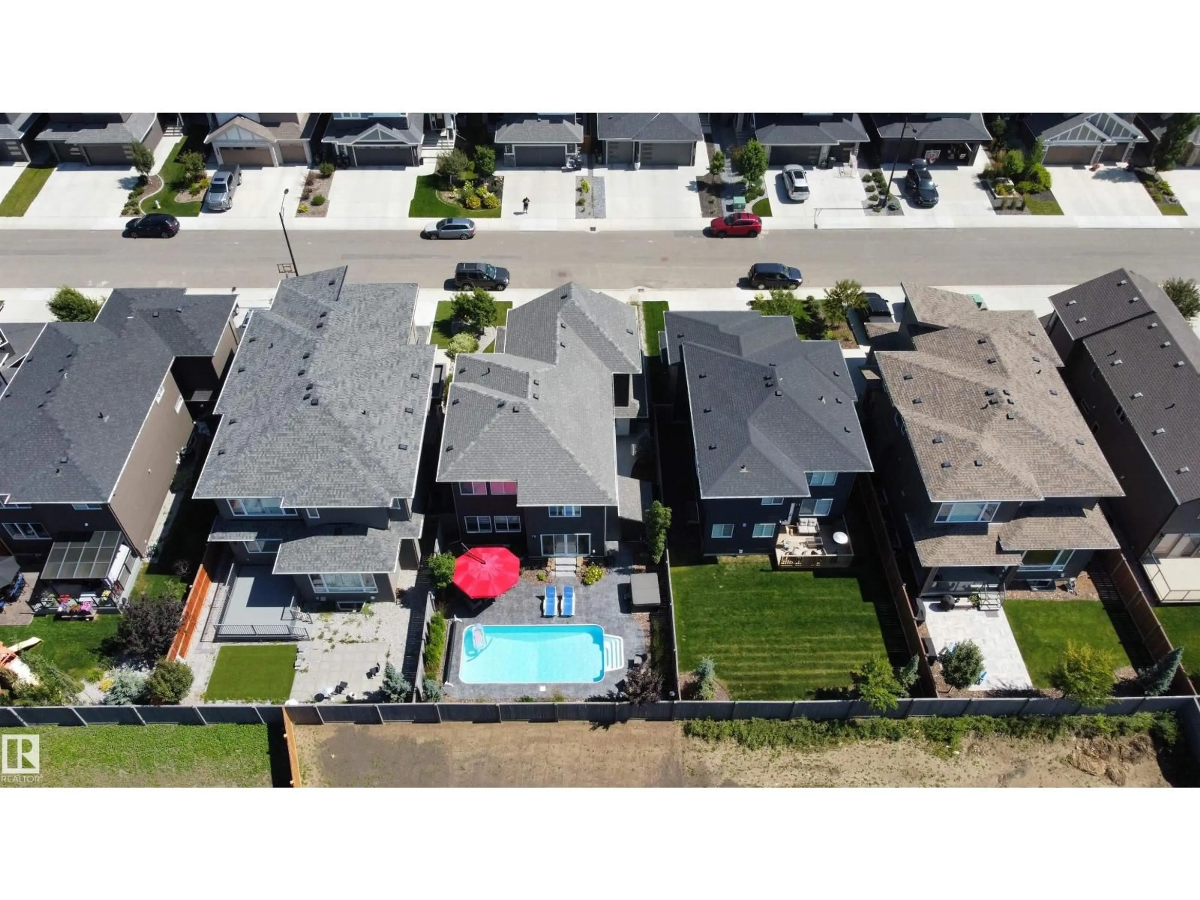 A pic from outside/outdoor area/front of a property/back of a property/a pic from drone, street for 6616 KNOX PL, Edmonton Alberta T6W4A1