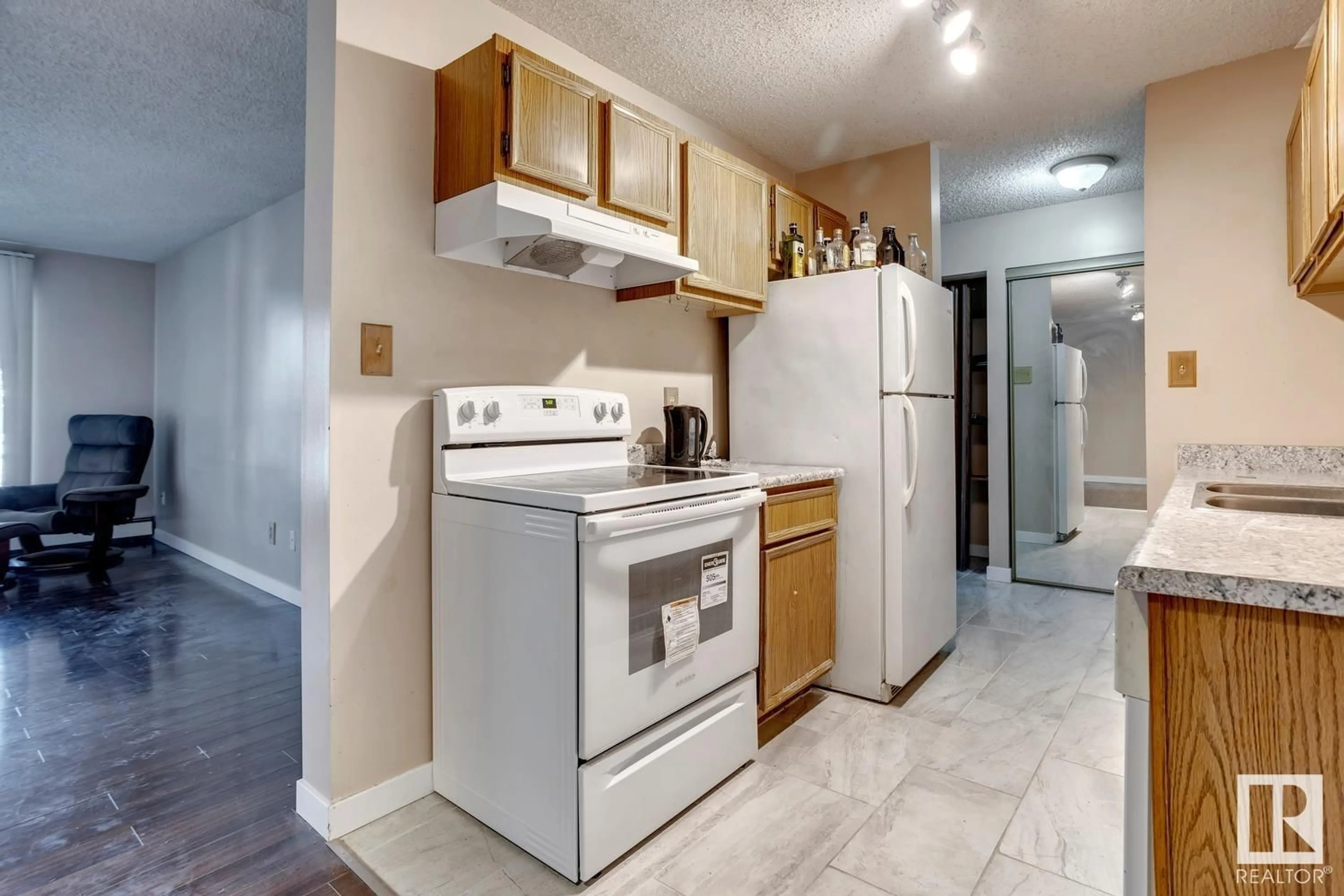 Standard kitchen, unknown for #302 - 11115 74 ST, Edmonton Alberta T5B4S4