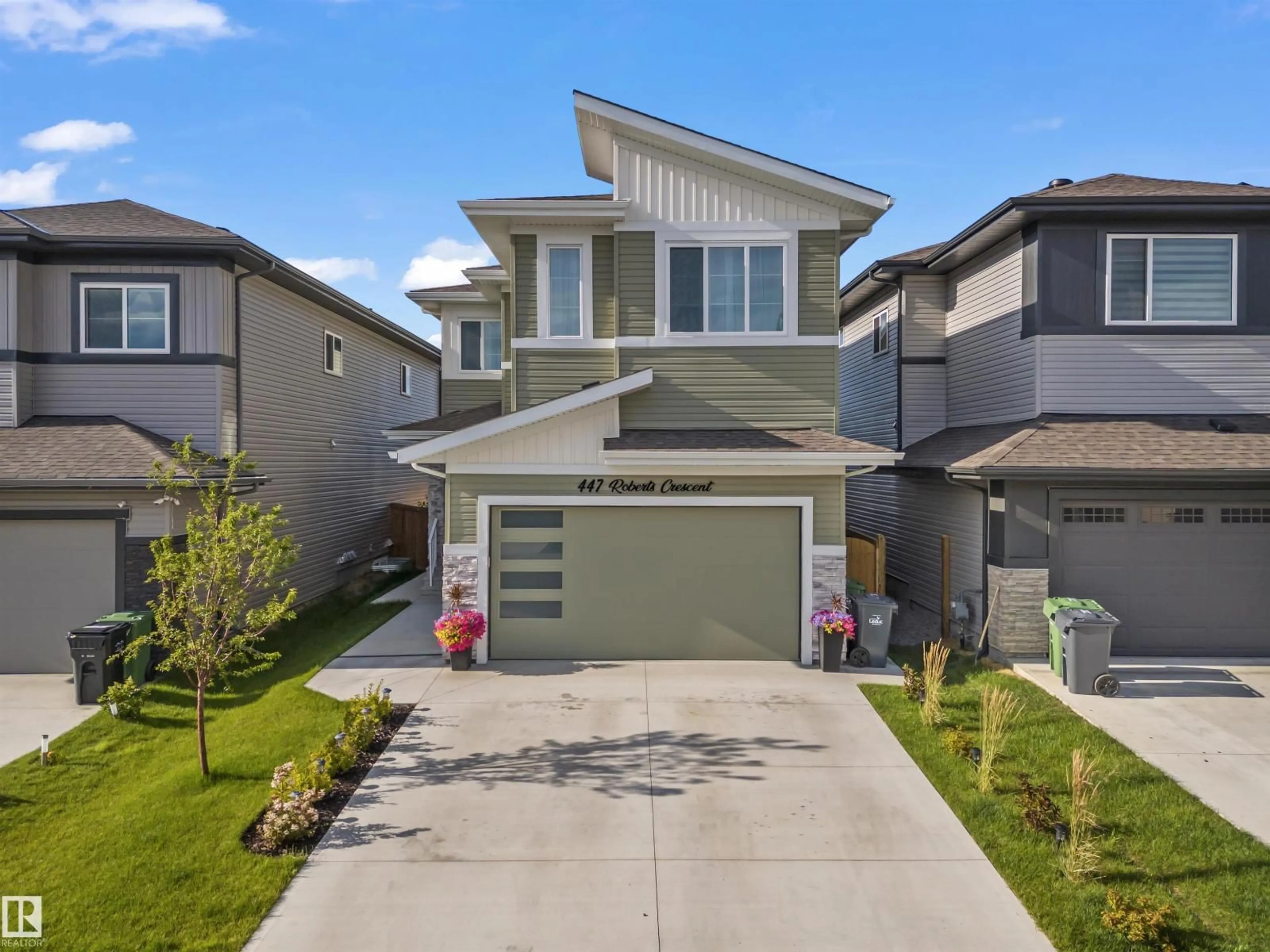 Home with vinyl exterior material, street for 447 ROBERTS CR, Leduc Alberta T9E1N4