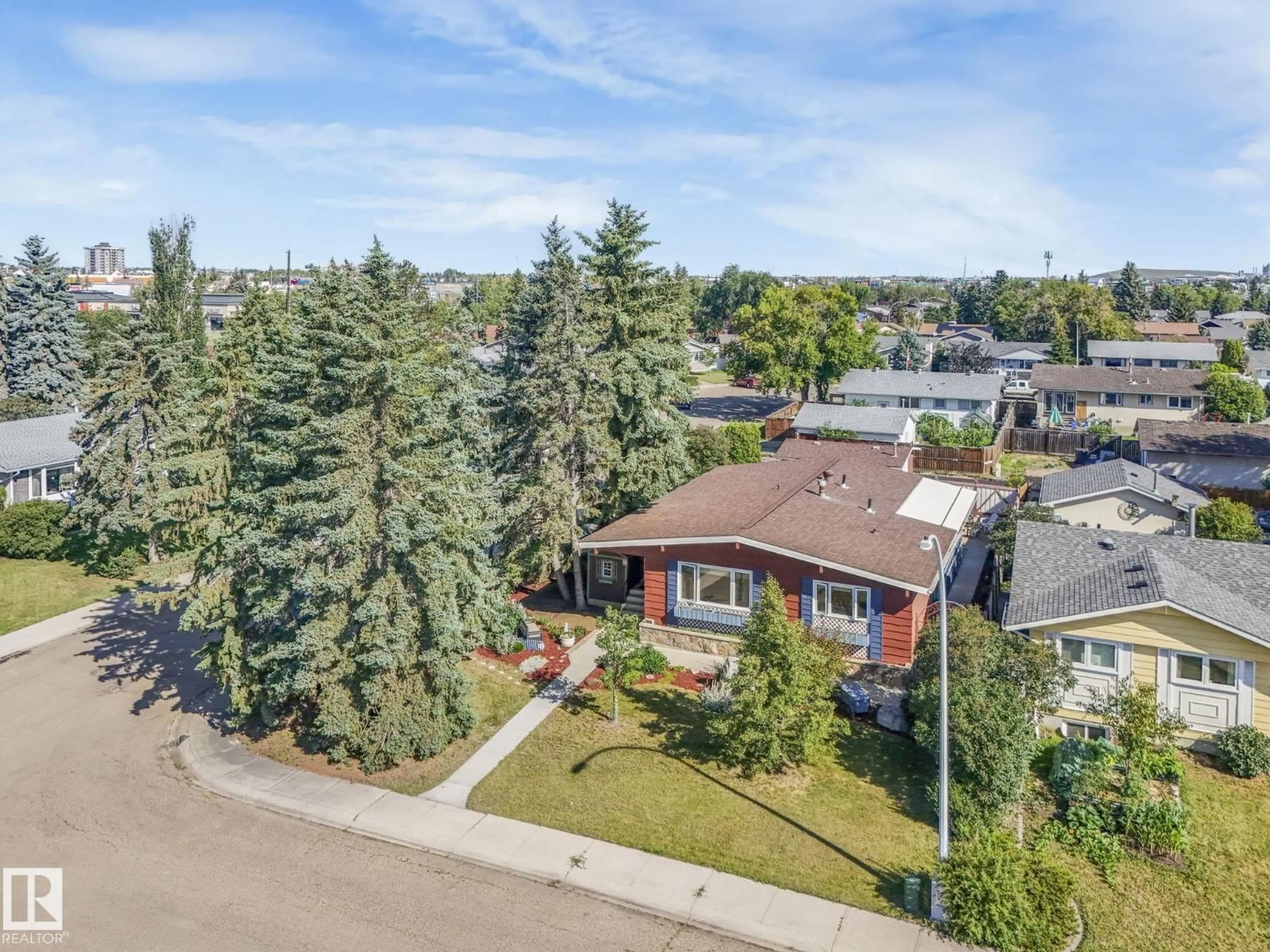 A pic from outside/outdoor area/front of a property/back of a property/a pic from drone, street for 16836 96 AV, Edmonton Alberta T5P0E3