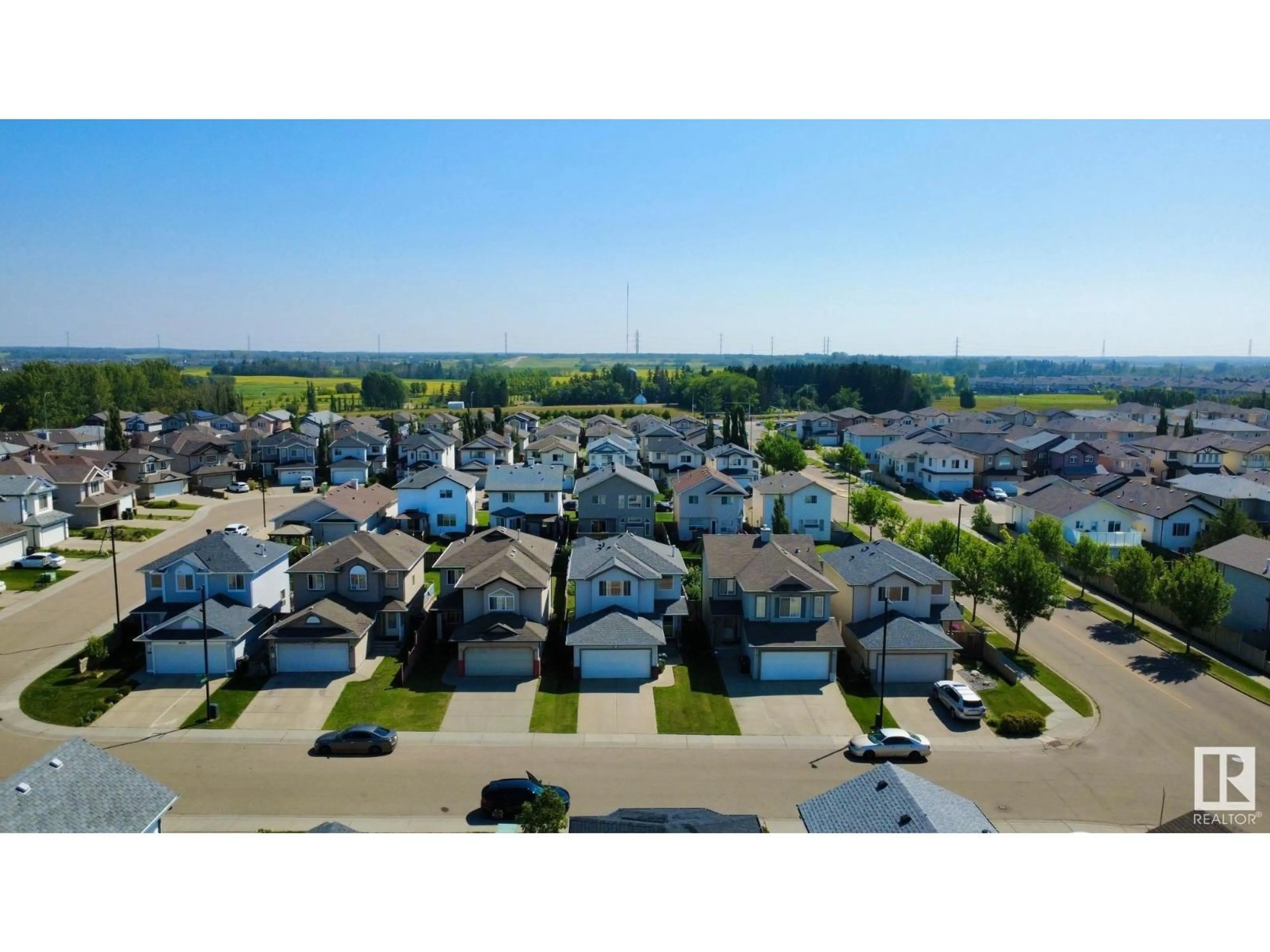 A pic from outside/outdoor area/front of a property/back of a property/a pic from drone, unknown for 3311 21 ST, Edmonton Alberta T6T0C4