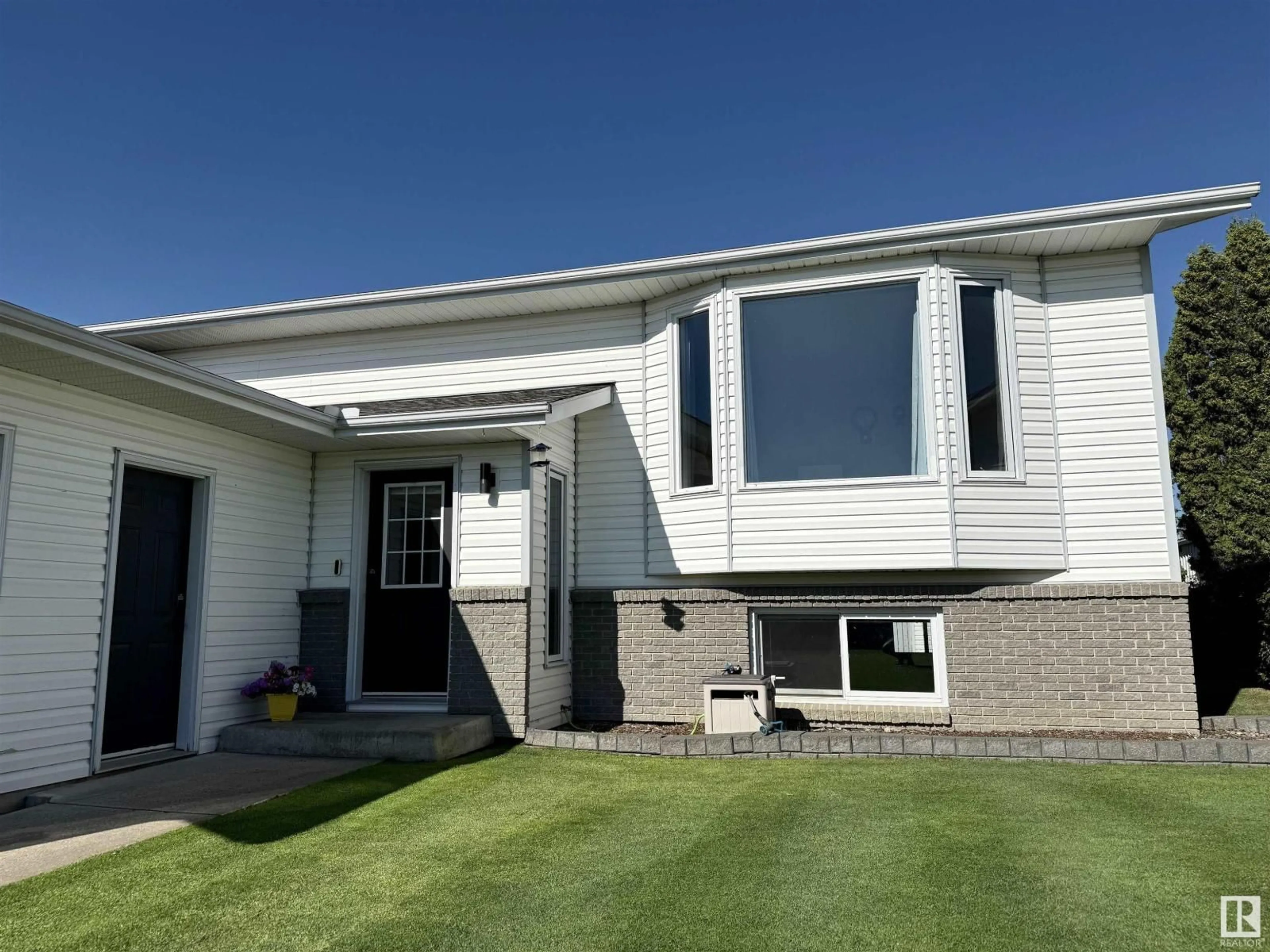 Home with vinyl exterior material, street for 5214 56A ST, St. Paul Town Alberta T0A3A1