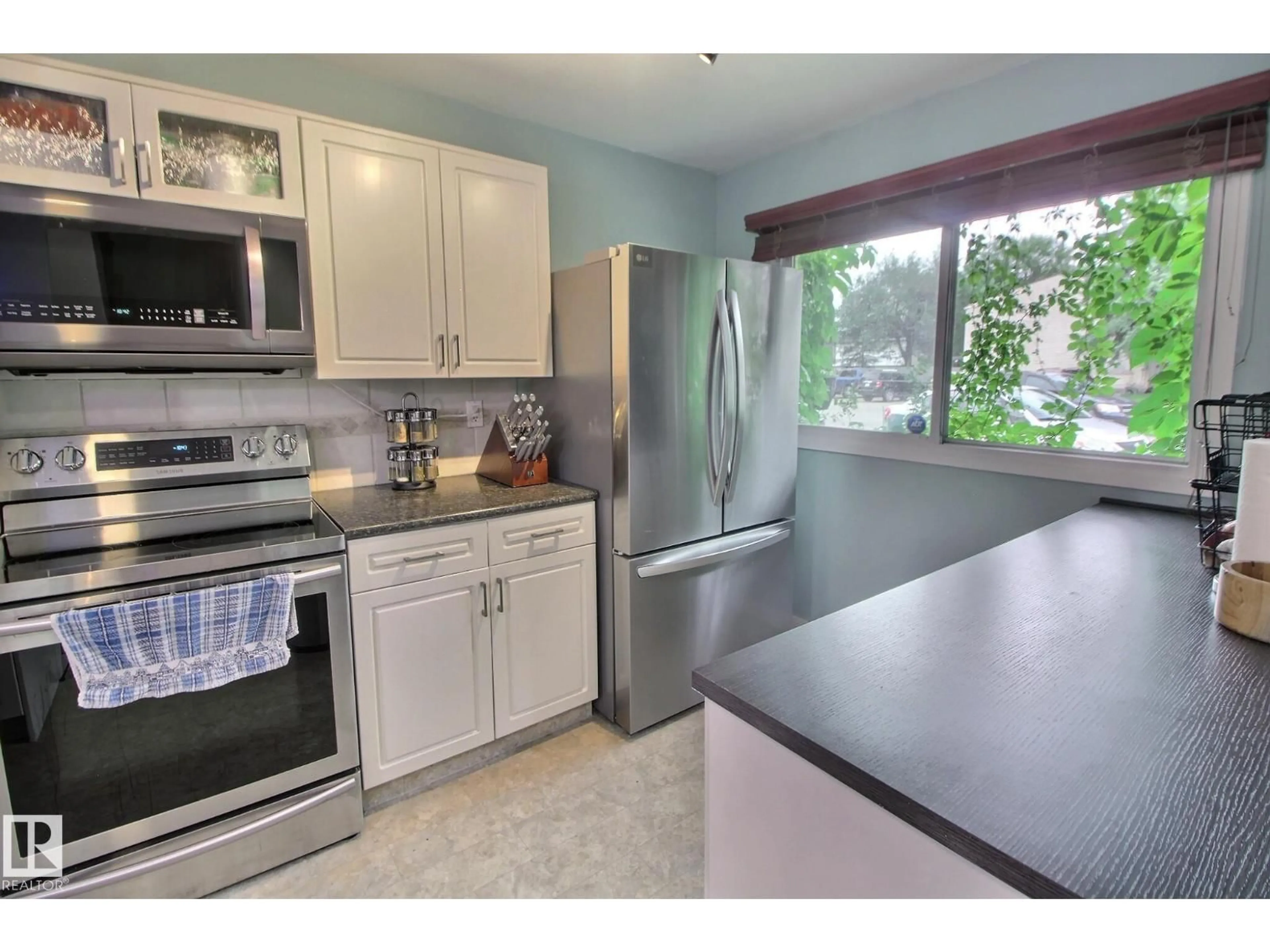 Unknown for 49 ROYAL RD, Edmonton Alberta T6J2E7
