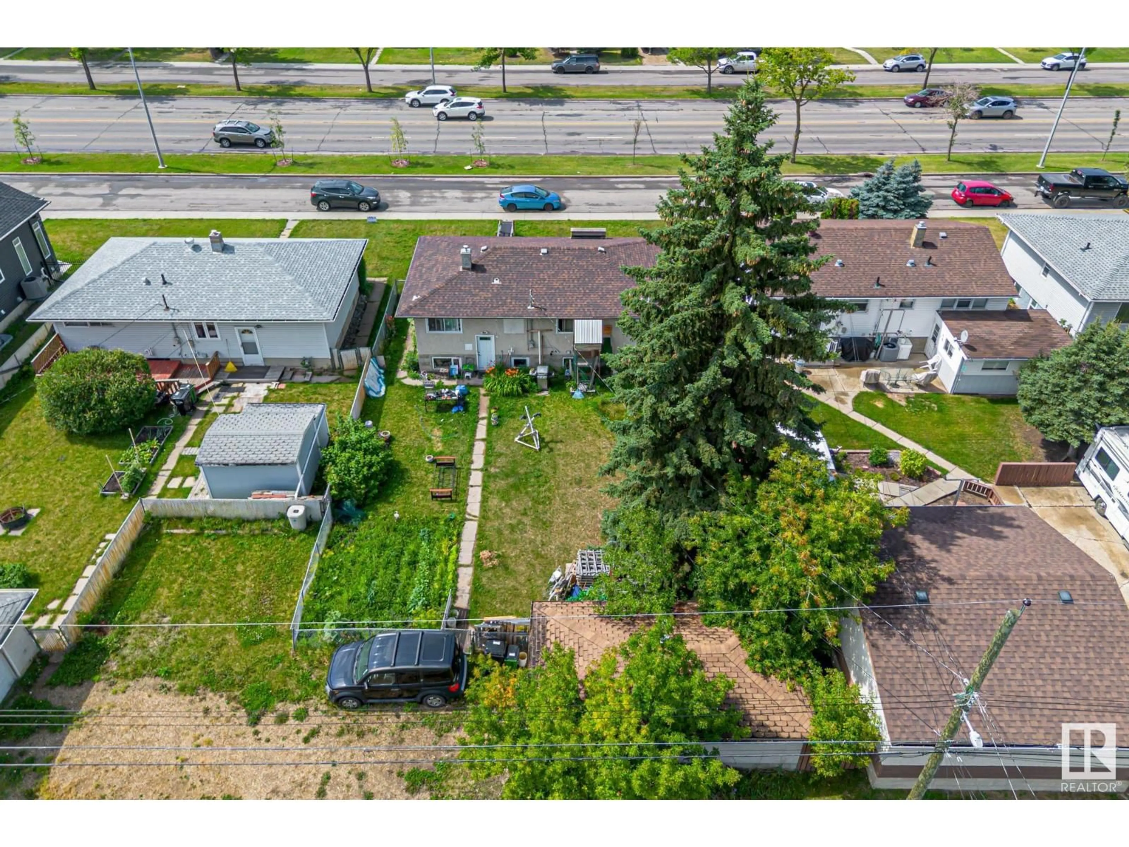 A pic from outside/outdoor area/front of a property/back of a property/a pic from drone, street for 12219 ST ALBERT TR, Edmonton Alberta T5L4G5