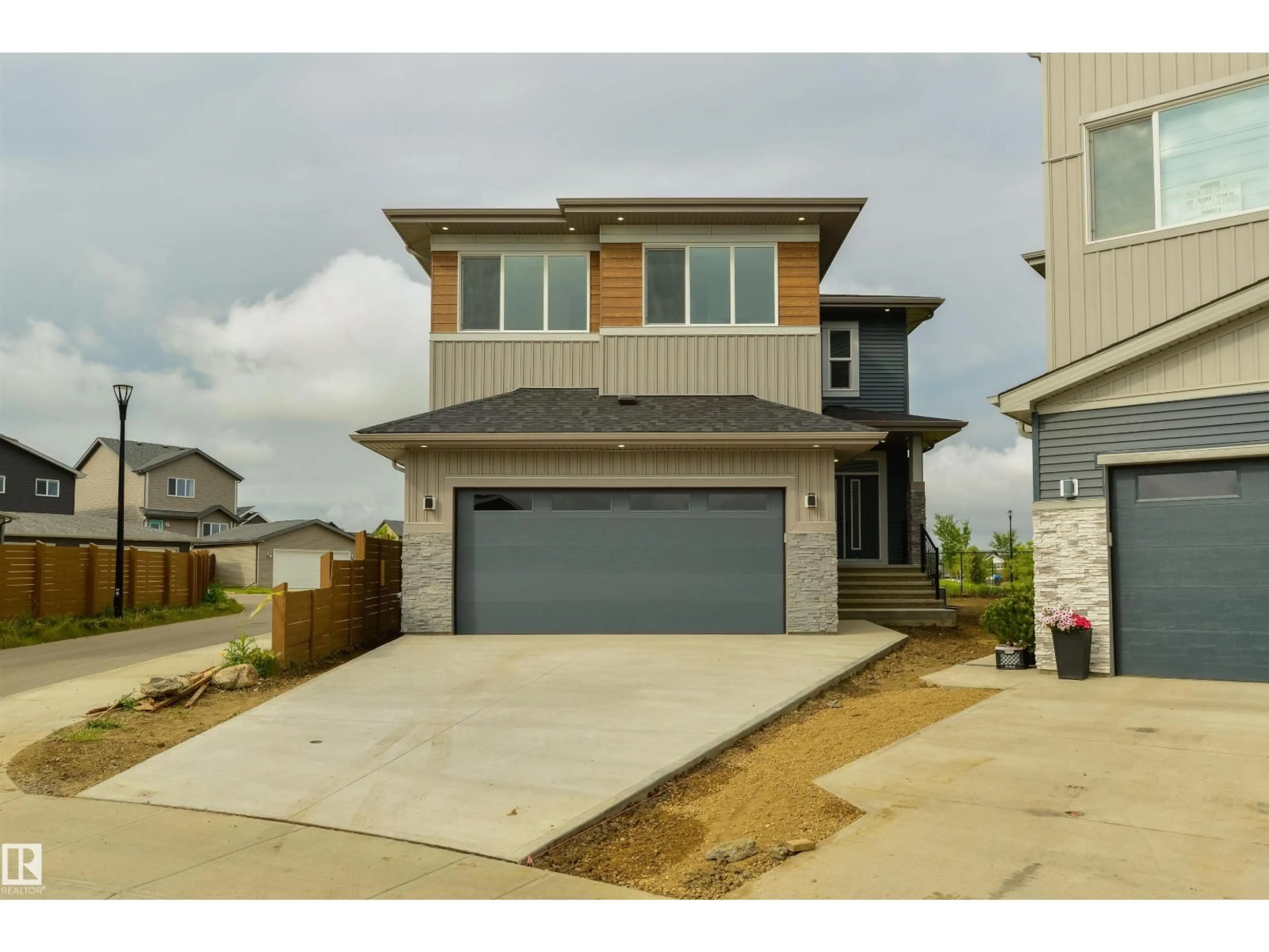 Unknown for SW - 568 37 ST, Edmonton Alberta T6X3B3