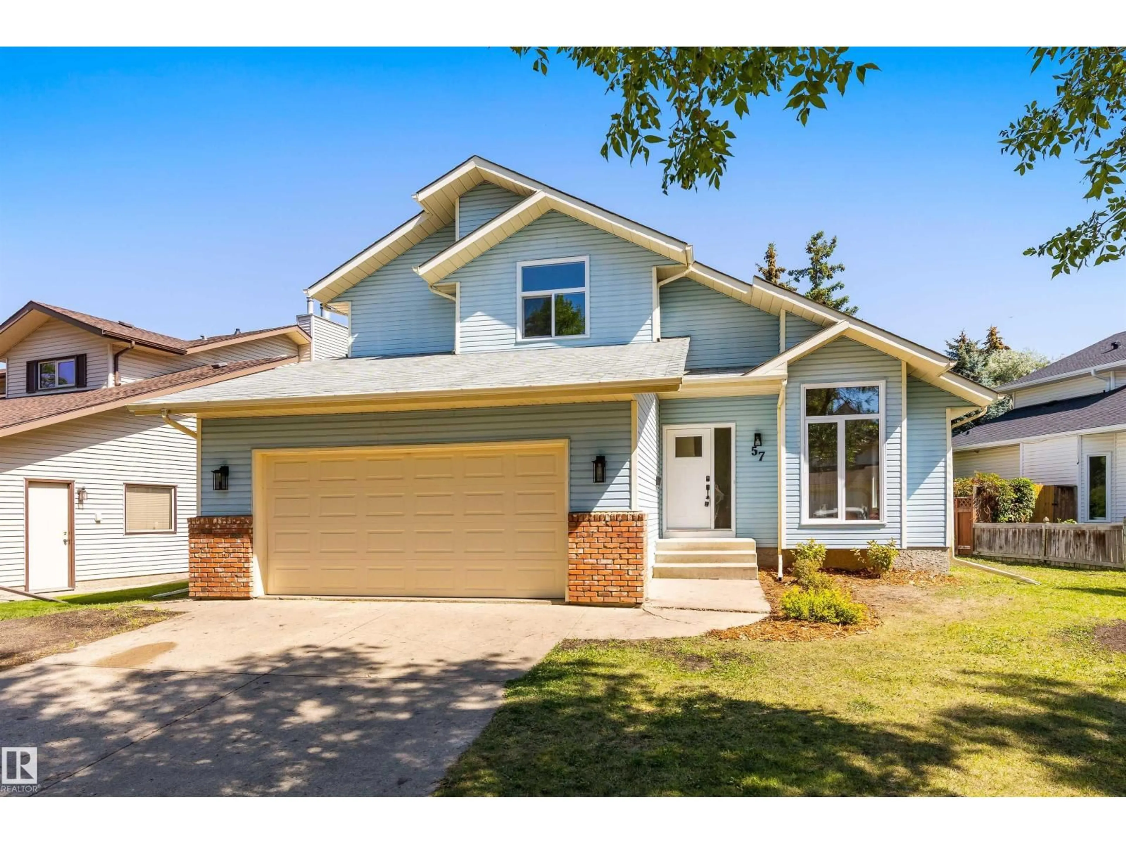 Home with vinyl exterior material, street for 57 DEANE CR, St. Albert Alberta T8N5A2