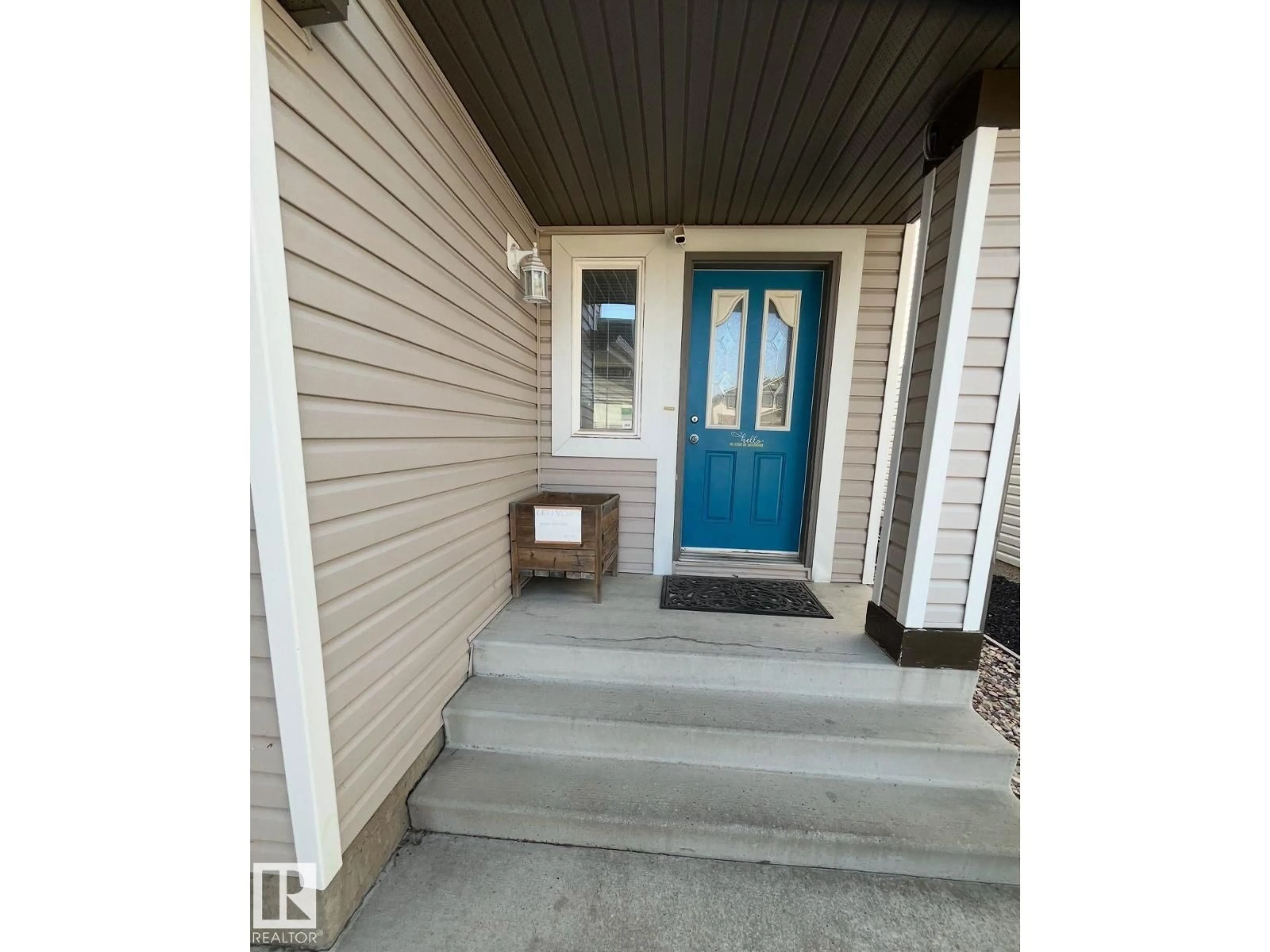 Indoor entryway for 3811 MCLEAN CL, Edmonton Alberta T6W1R4