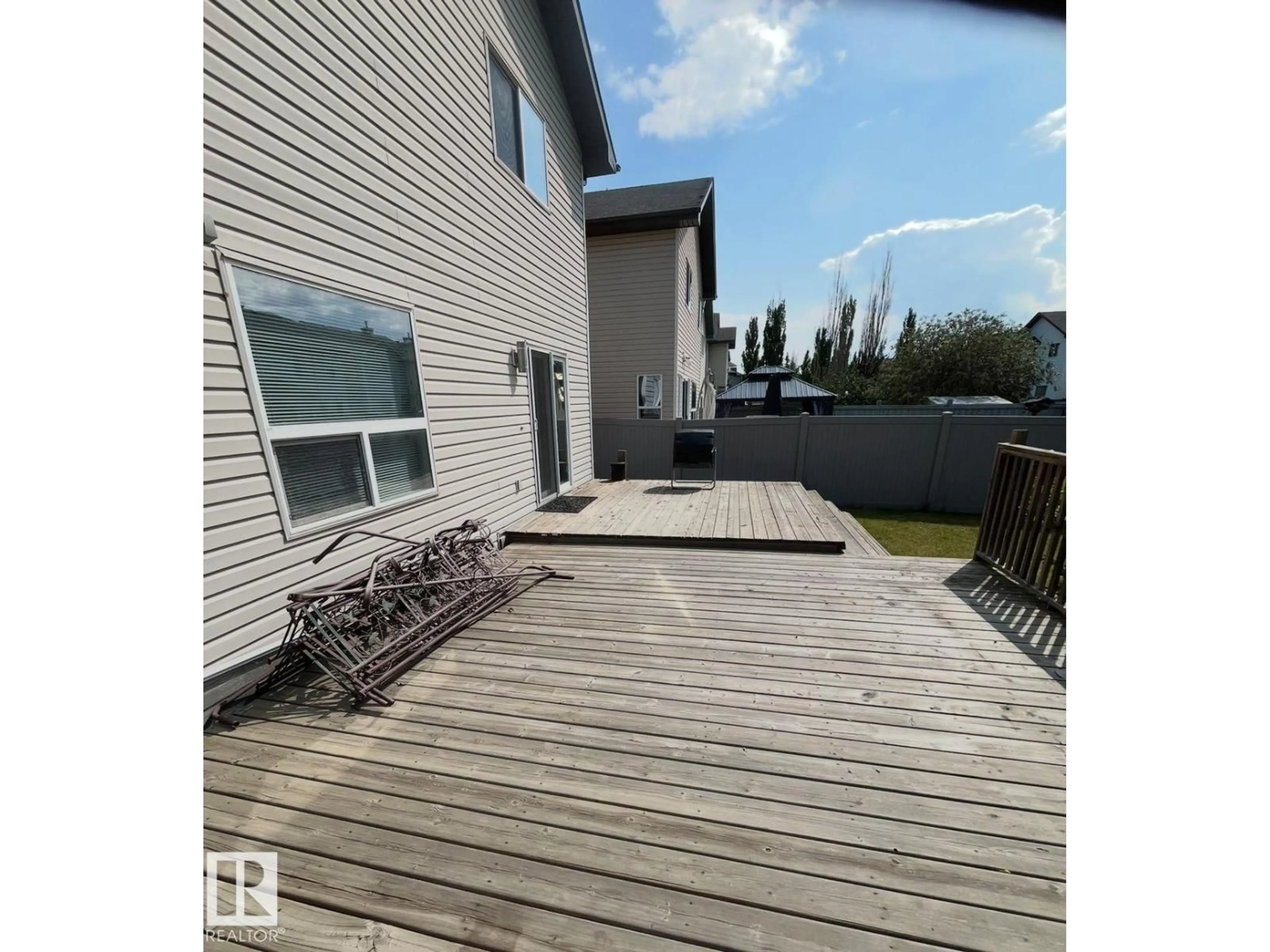 Patio, unknown for 3811 MCLEAN CL, Edmonton Alberta T6W1R4