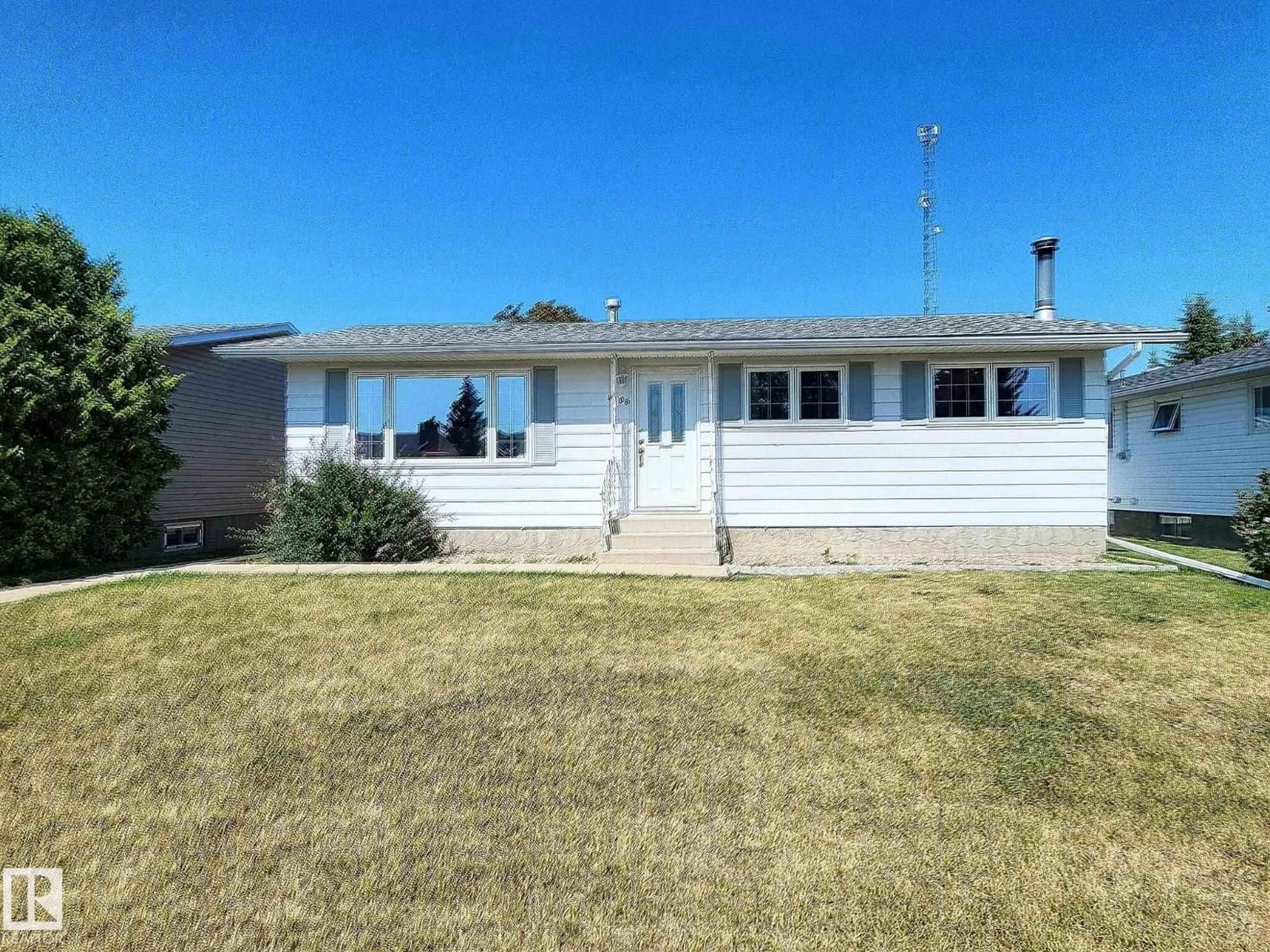 A pic from outside/outdoor area/front of a property/back of a property/a pic from drone, unknown for 4106 48 AV, St. Paul Town Alberta T0A3A2