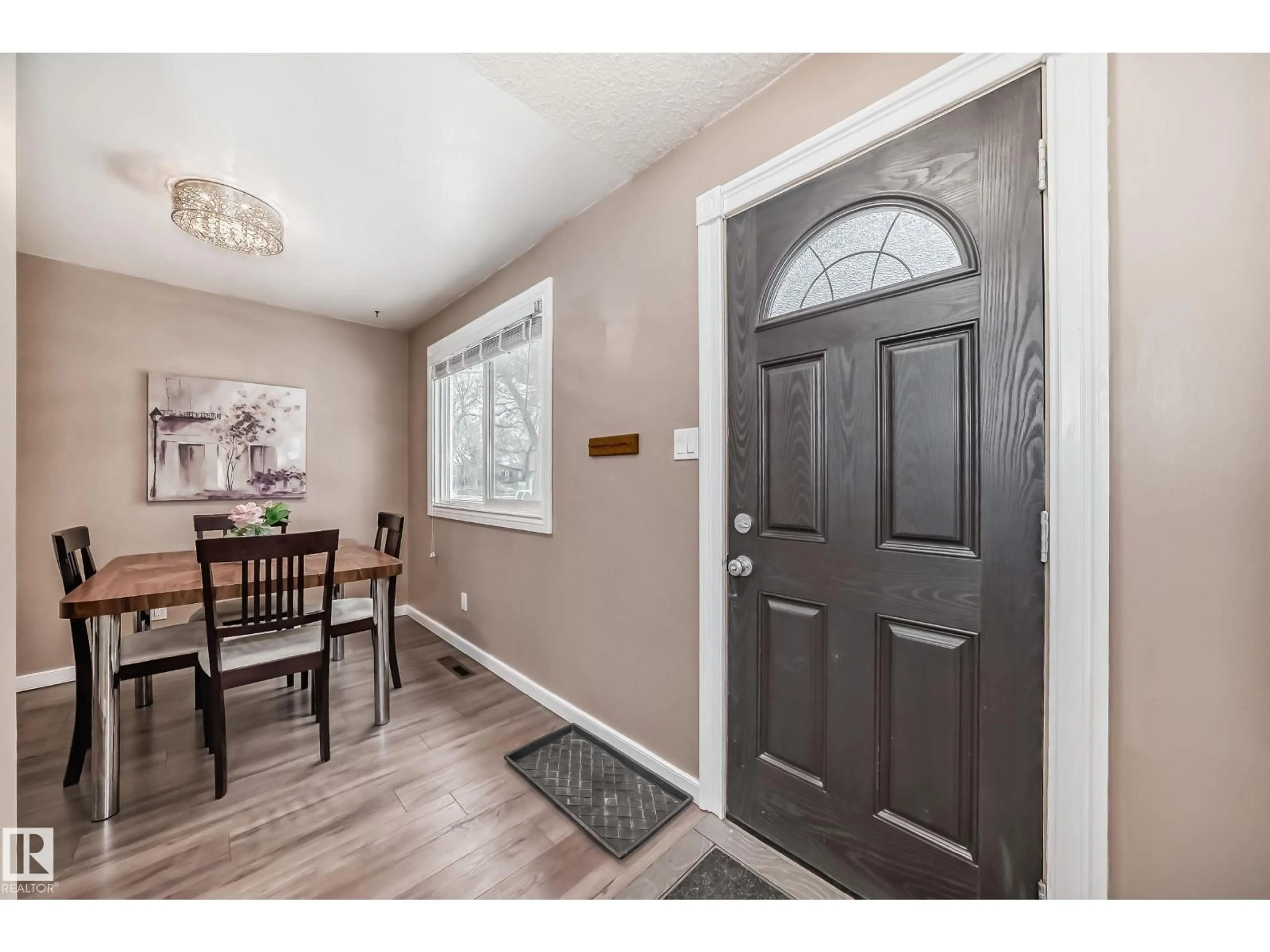 Indoor entryway for NW - 13028 65 ST, Edmonton Alberta T5A1A1