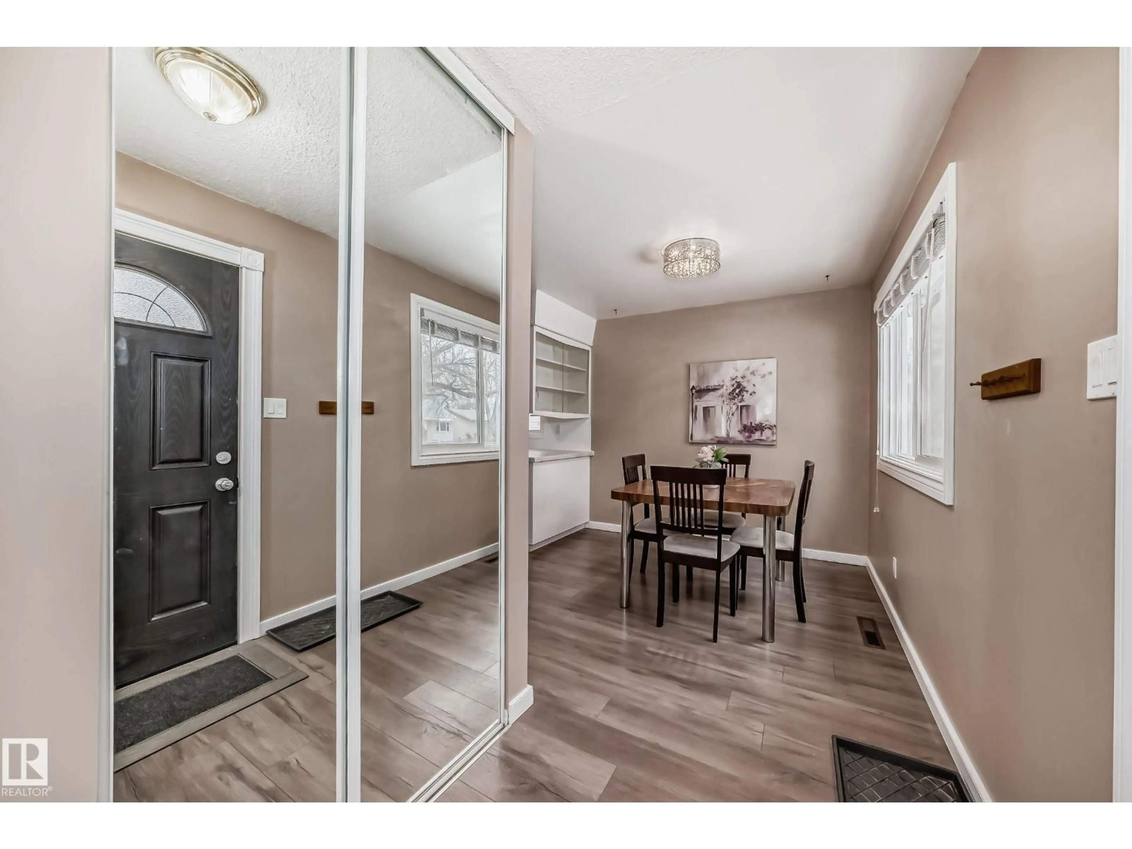 Indoor entryway for NW - 13028 65 ST, Edmonton Alberta T5A1A1