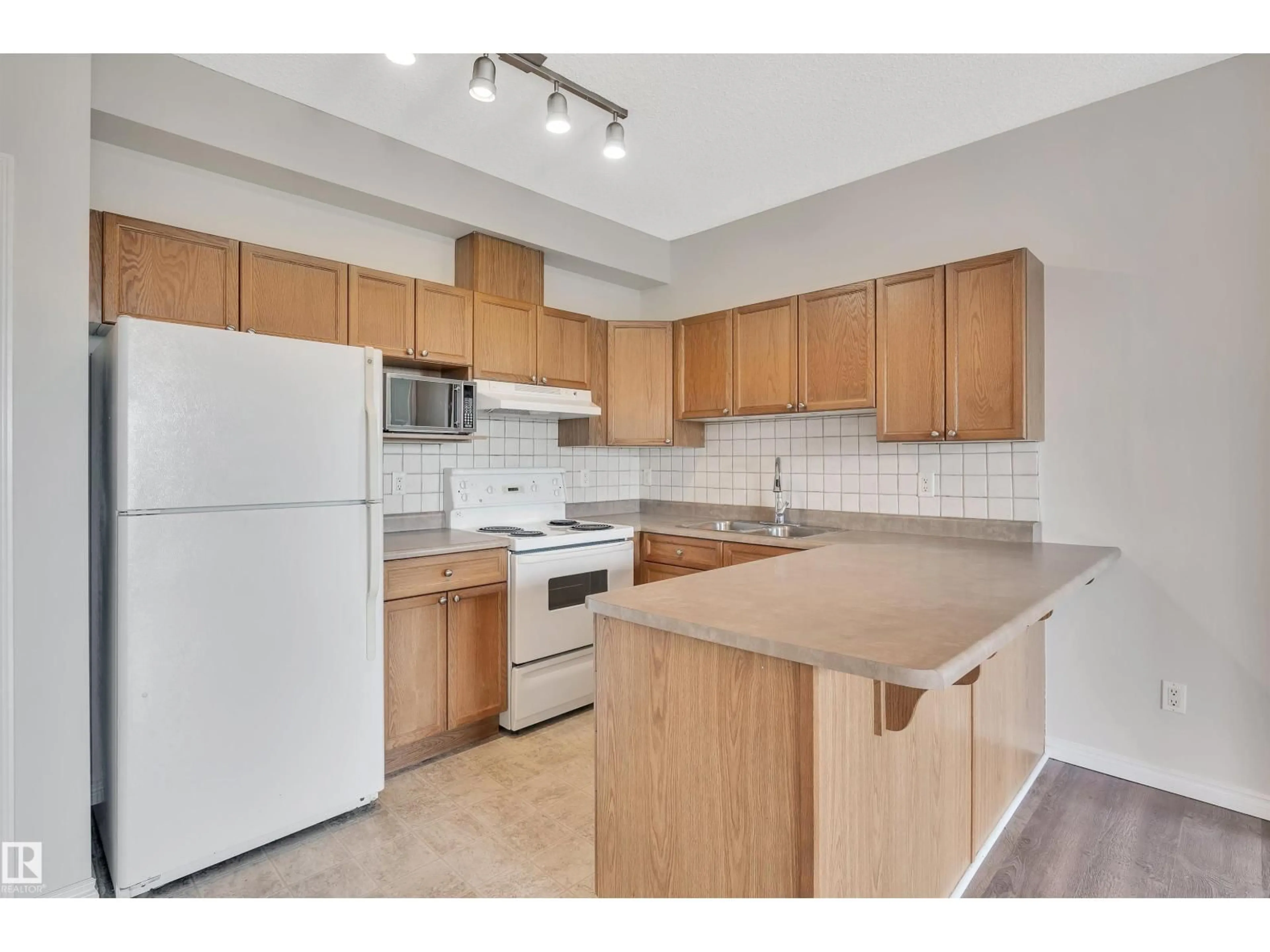 Standard kitchen, unknown for #308 - 10118 95 ST, Edmonton Alberta T5H4R6