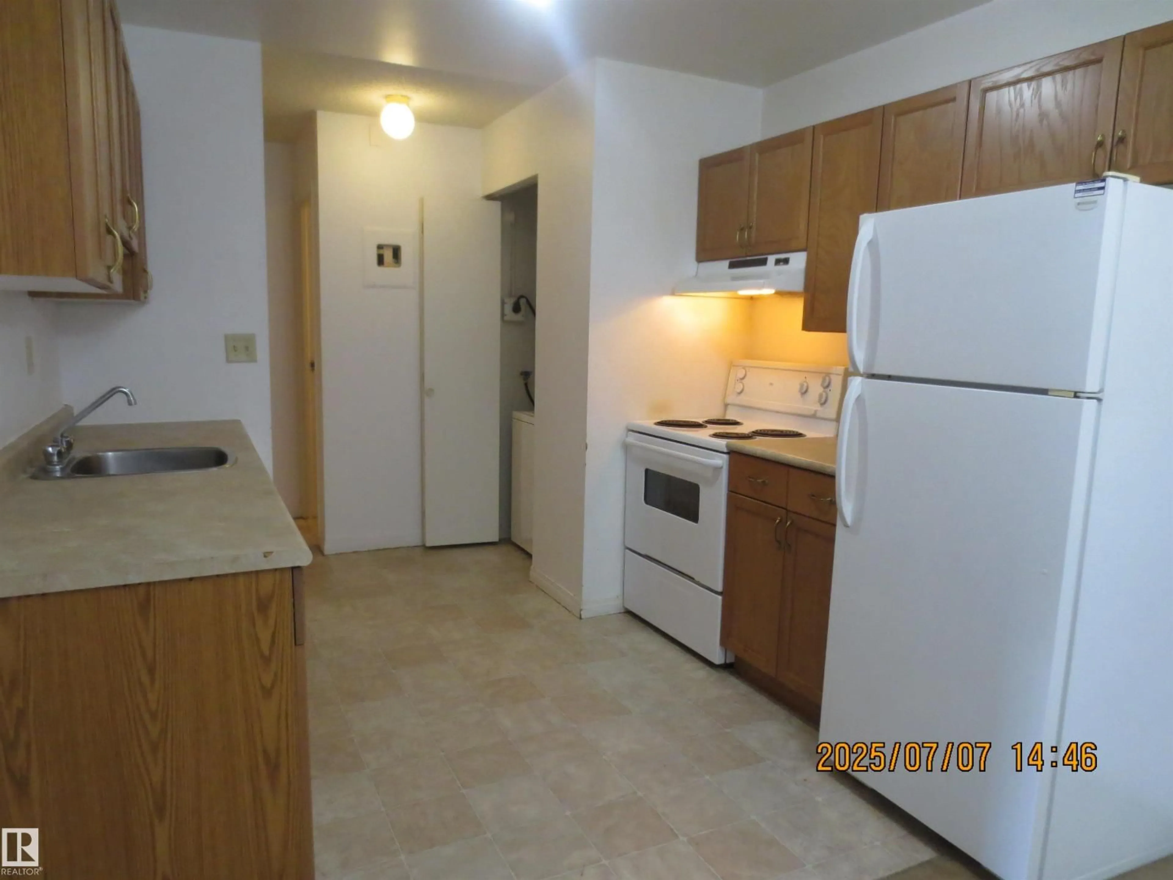 Standard kitchen, unknown for #807 - 10145 109 STREET, Edmonton Alberta T5J3P1