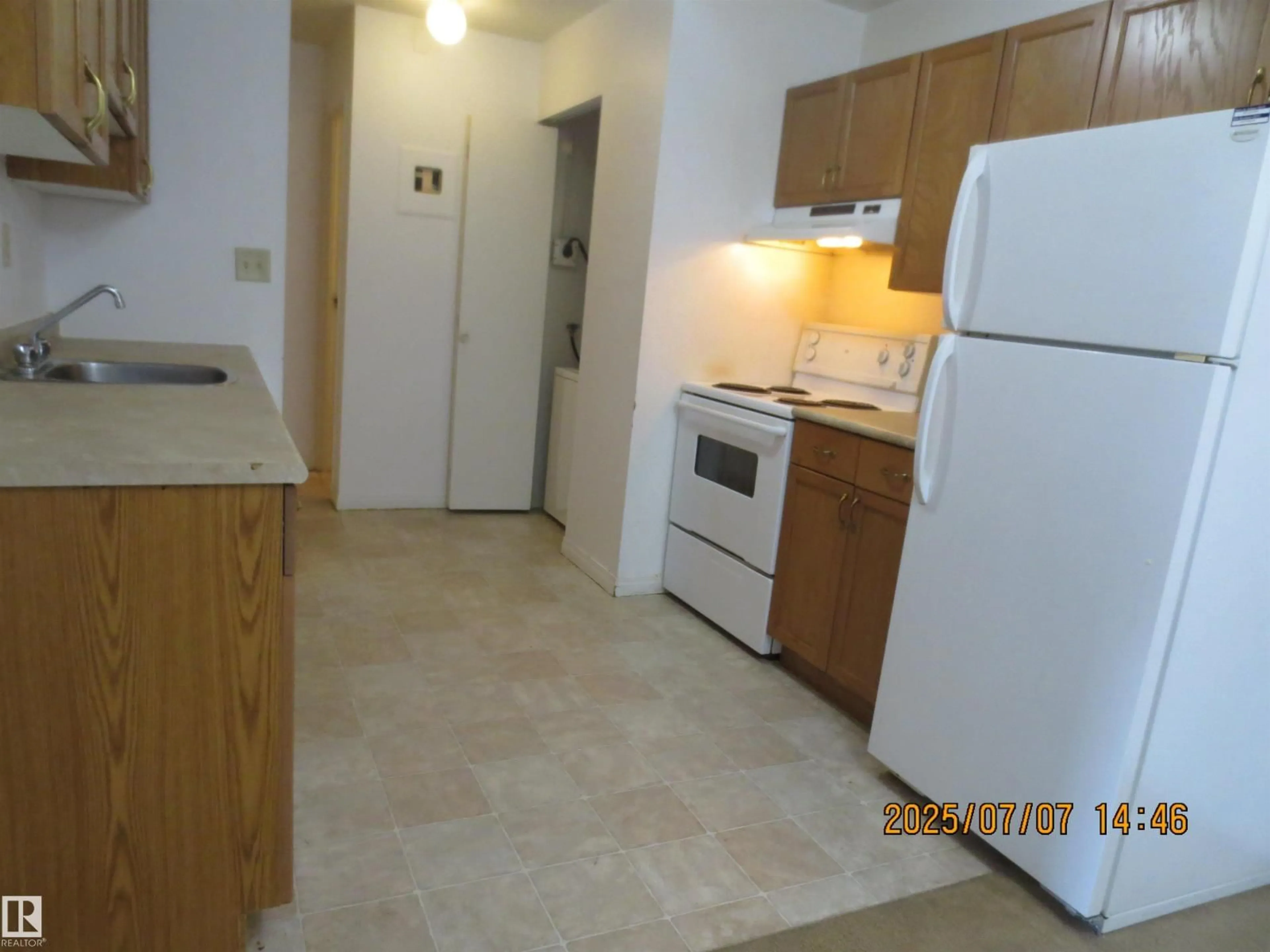 Standard kitchen, unknown for #807 - 10145 109 STREET, Edmonton Alberta T5J3P1