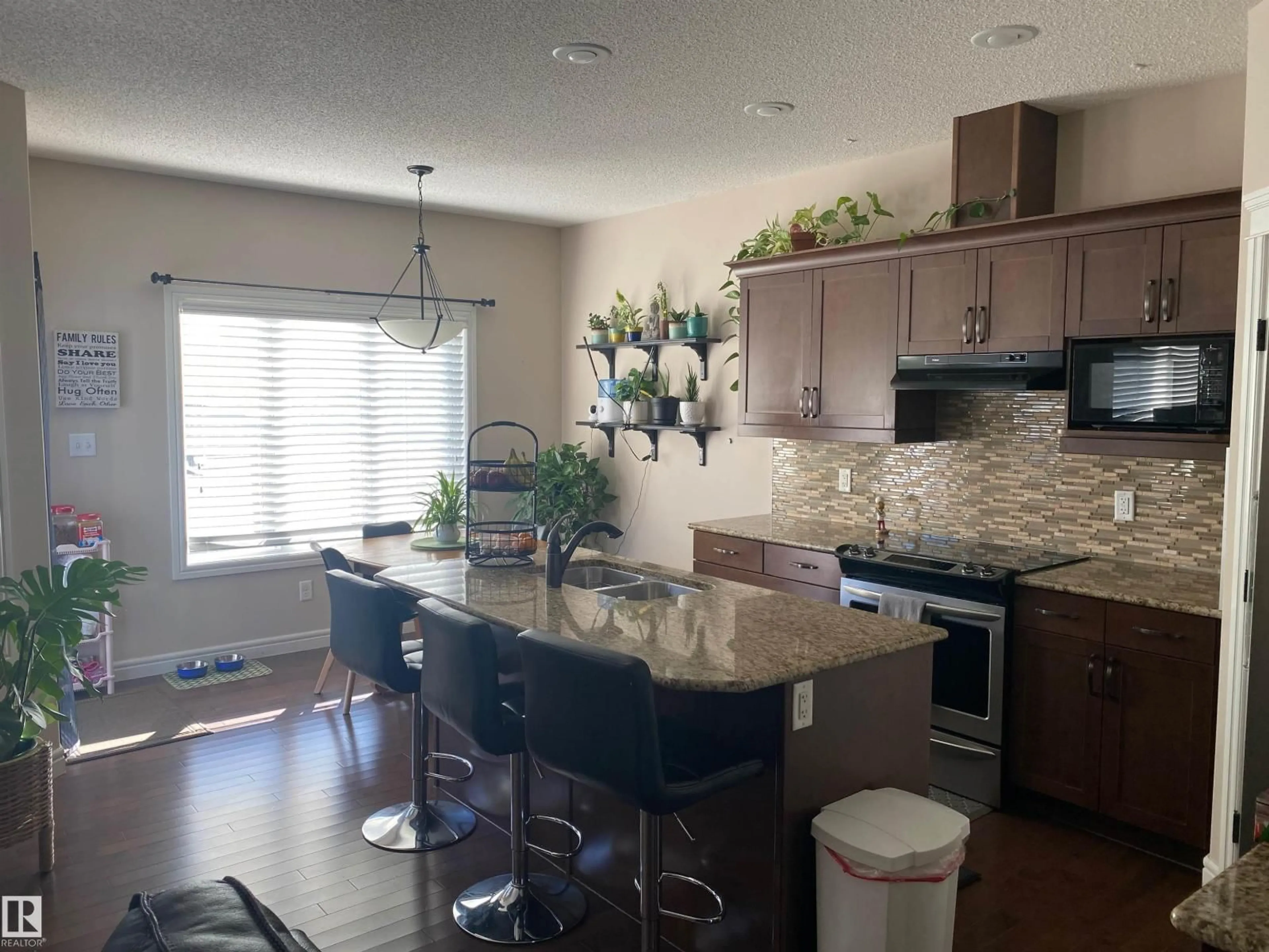 Open concept kitchen, unknown for 51 MEADOWPARK GA, Spruce Grove Alberta T7X0T9
