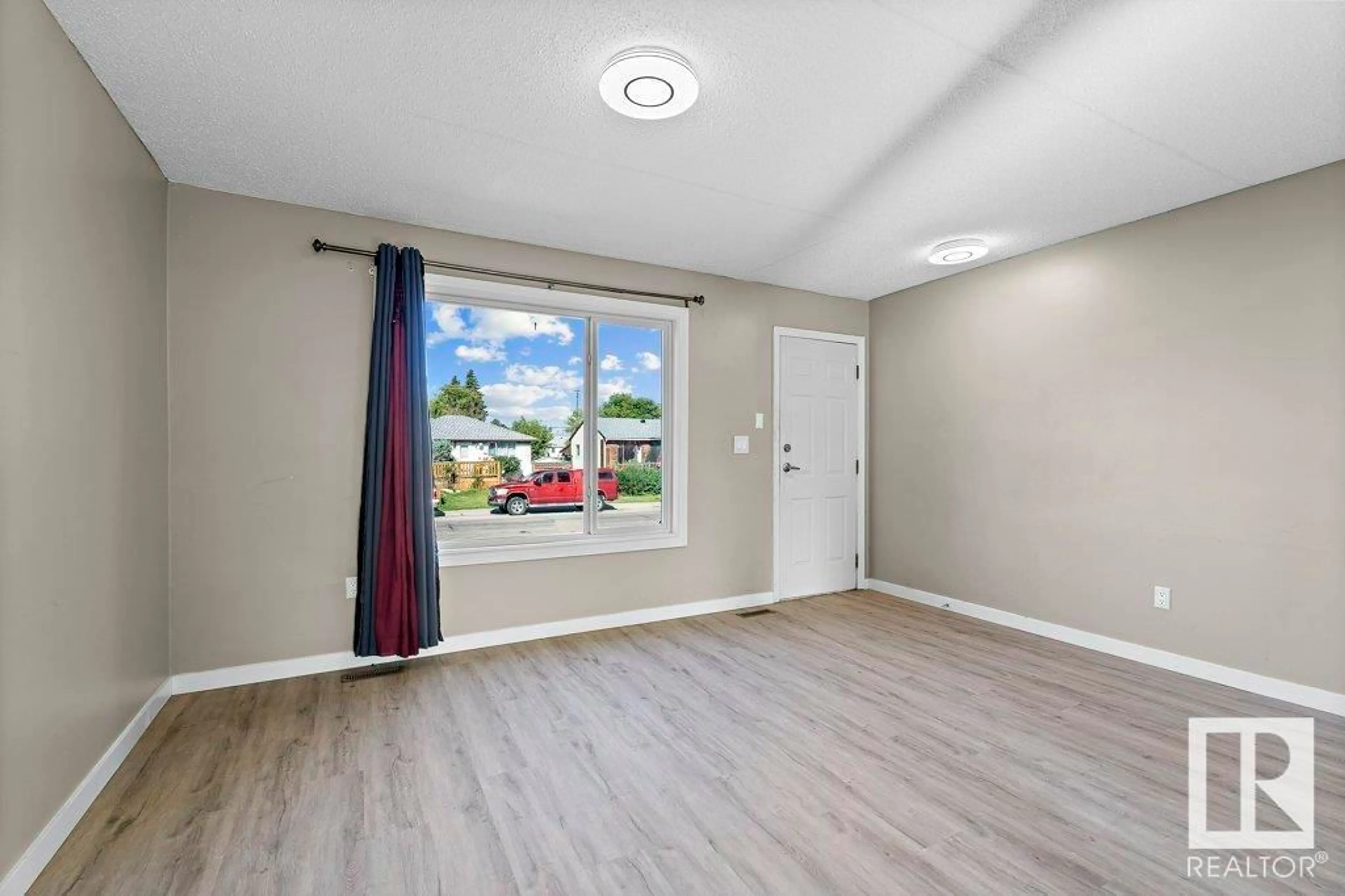 Unknown for 9237 151 ST, Edmonton Alberta T5R1J8