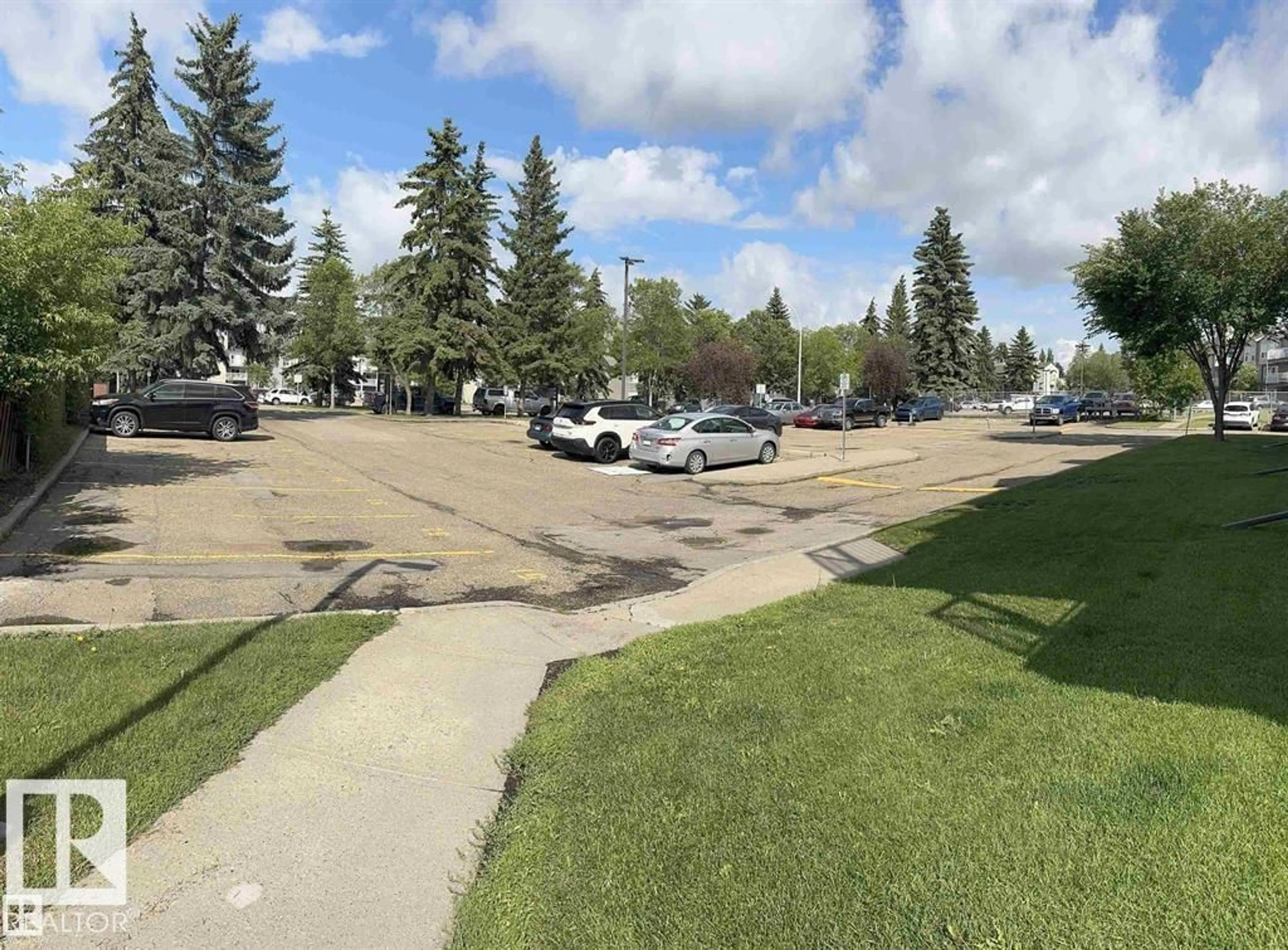 Parking for 20 - 210 ALPINE PL, St. Albert Alberta T8N3Y2