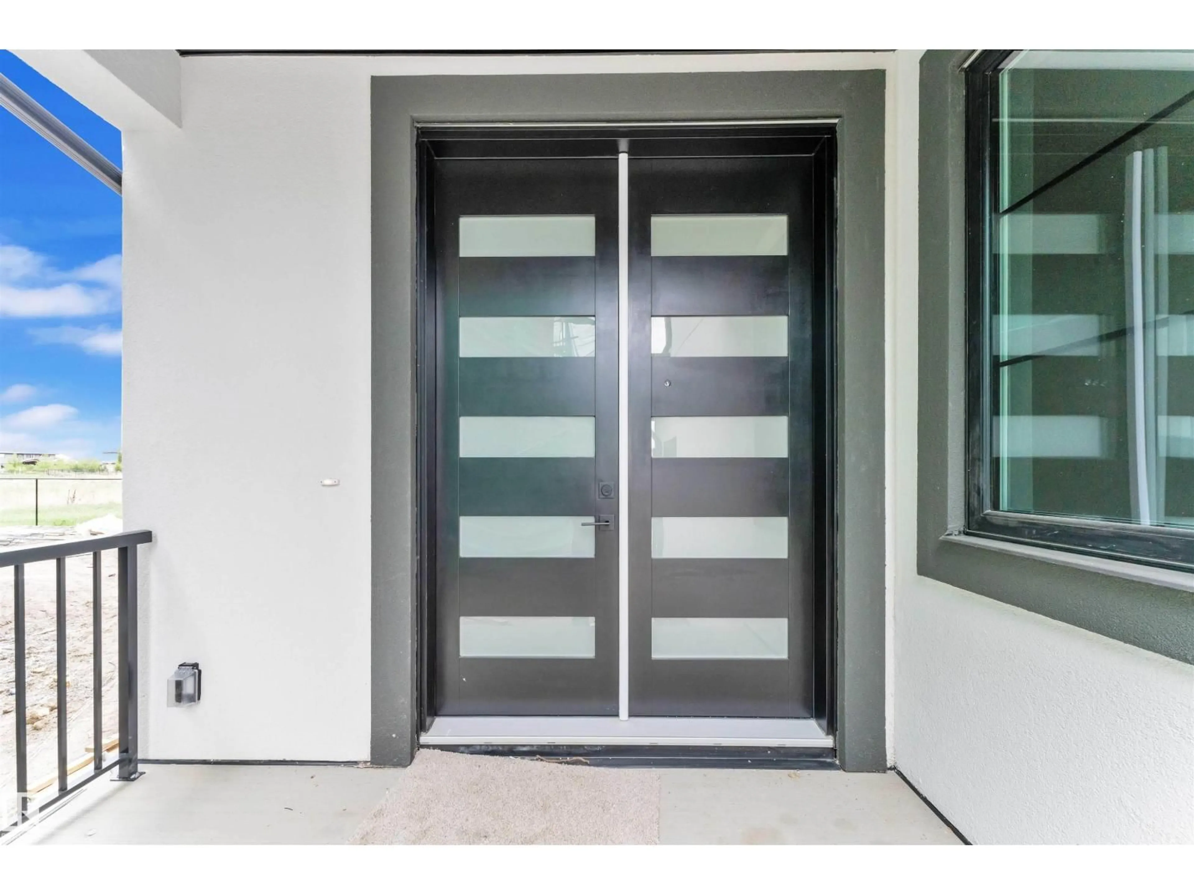 Indoor entryway for NE - 703 166 AV, Edmonton Alberta T5Y4J1