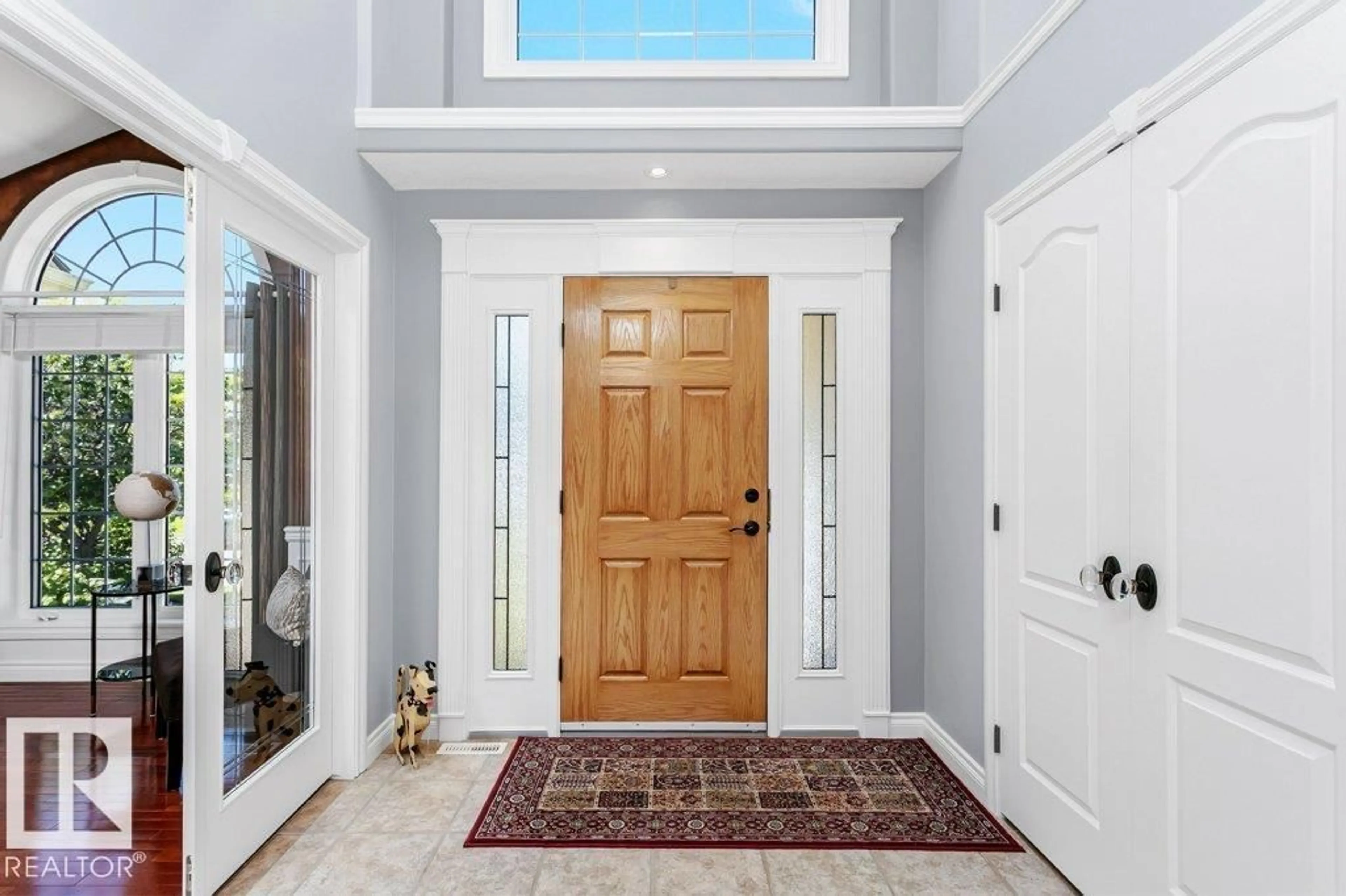 Indoor entryway for 19 PRESTIGE POINT, Edmonton Alberta T6M2T3