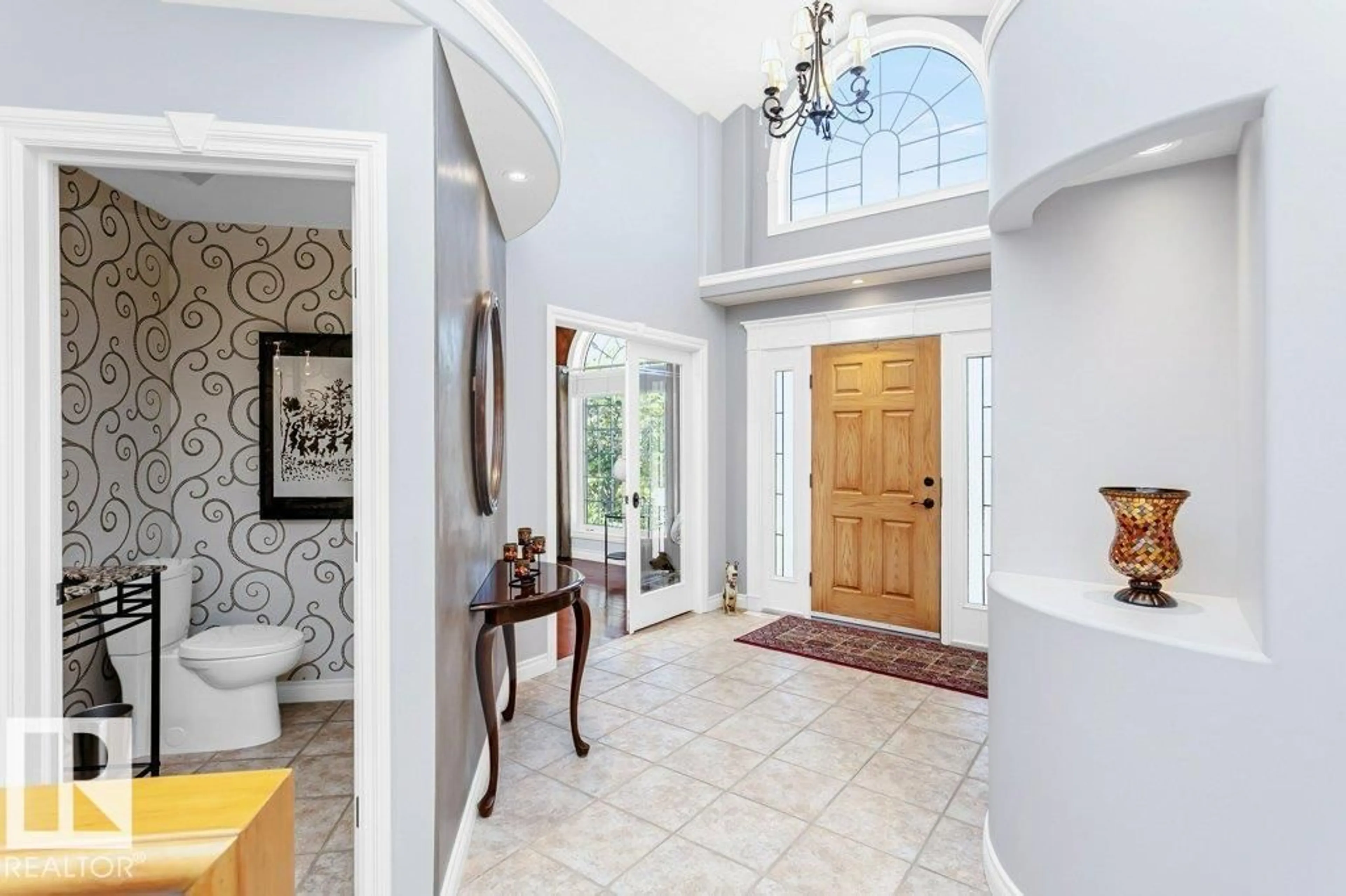 Indoor entryway for 19 PRESTIGE POINT, Edmonton Alberta T6M2T3