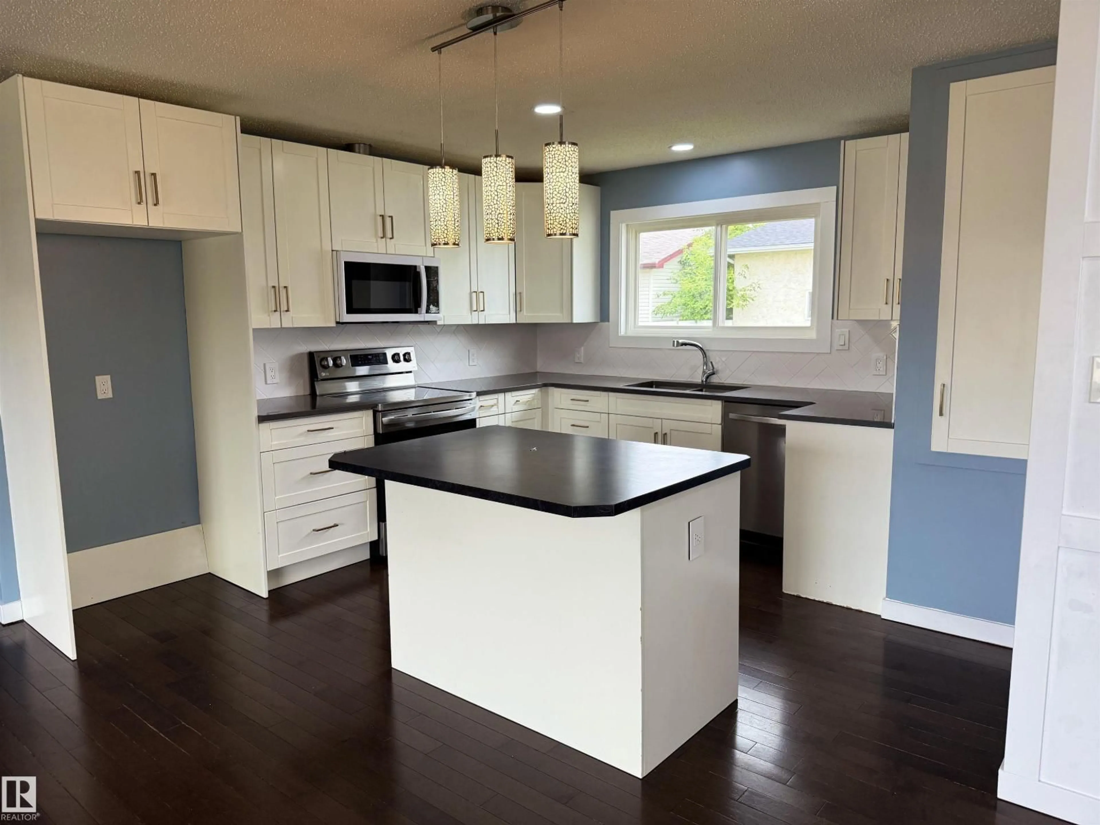 Open concept kitchen, unknown for 5126 50 ST, Legal Alberta T0G1L0
