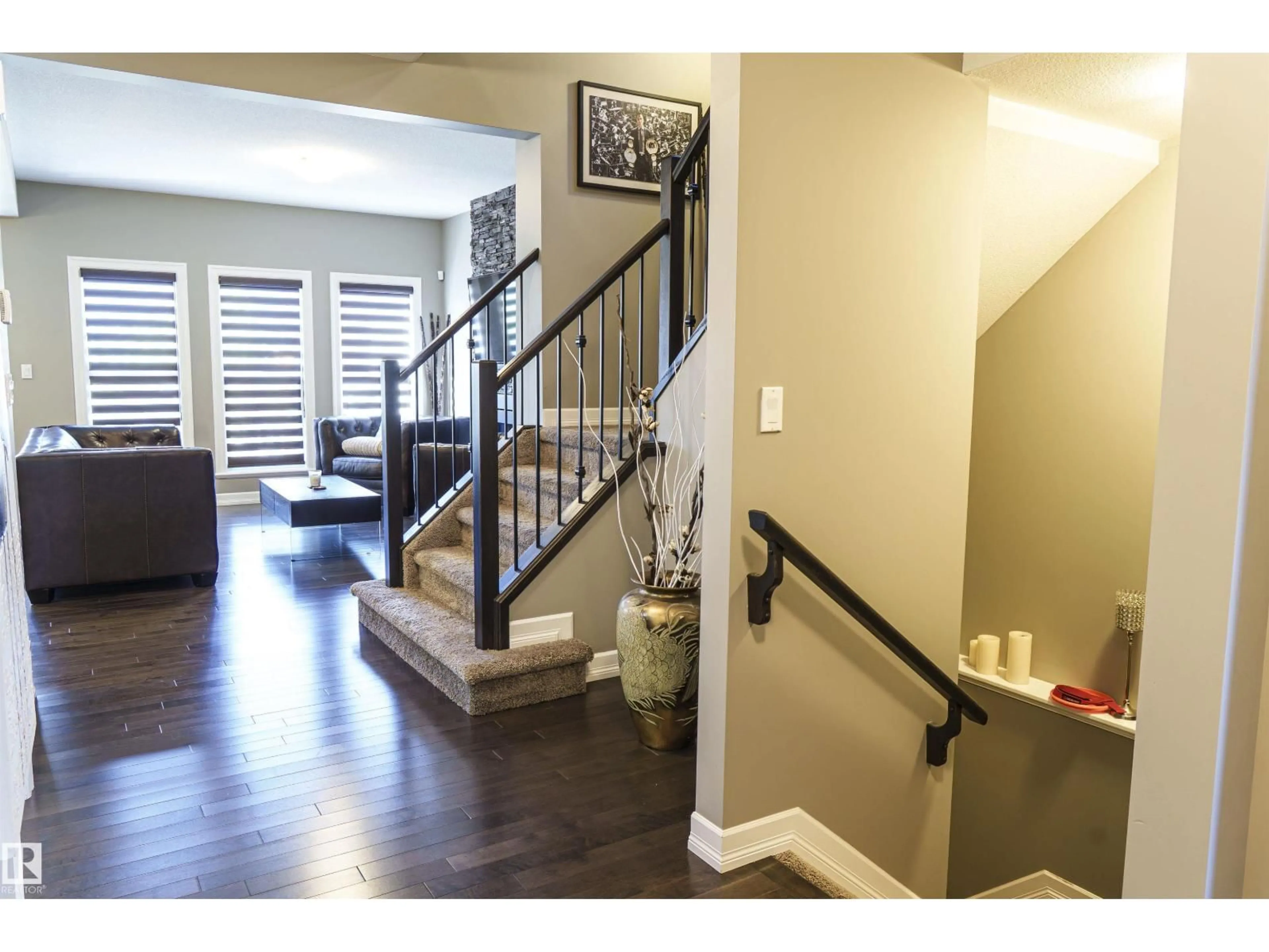 Indoor entryway for NW - 3307 HILTON CR, Edmonton Alberta T6M0N5