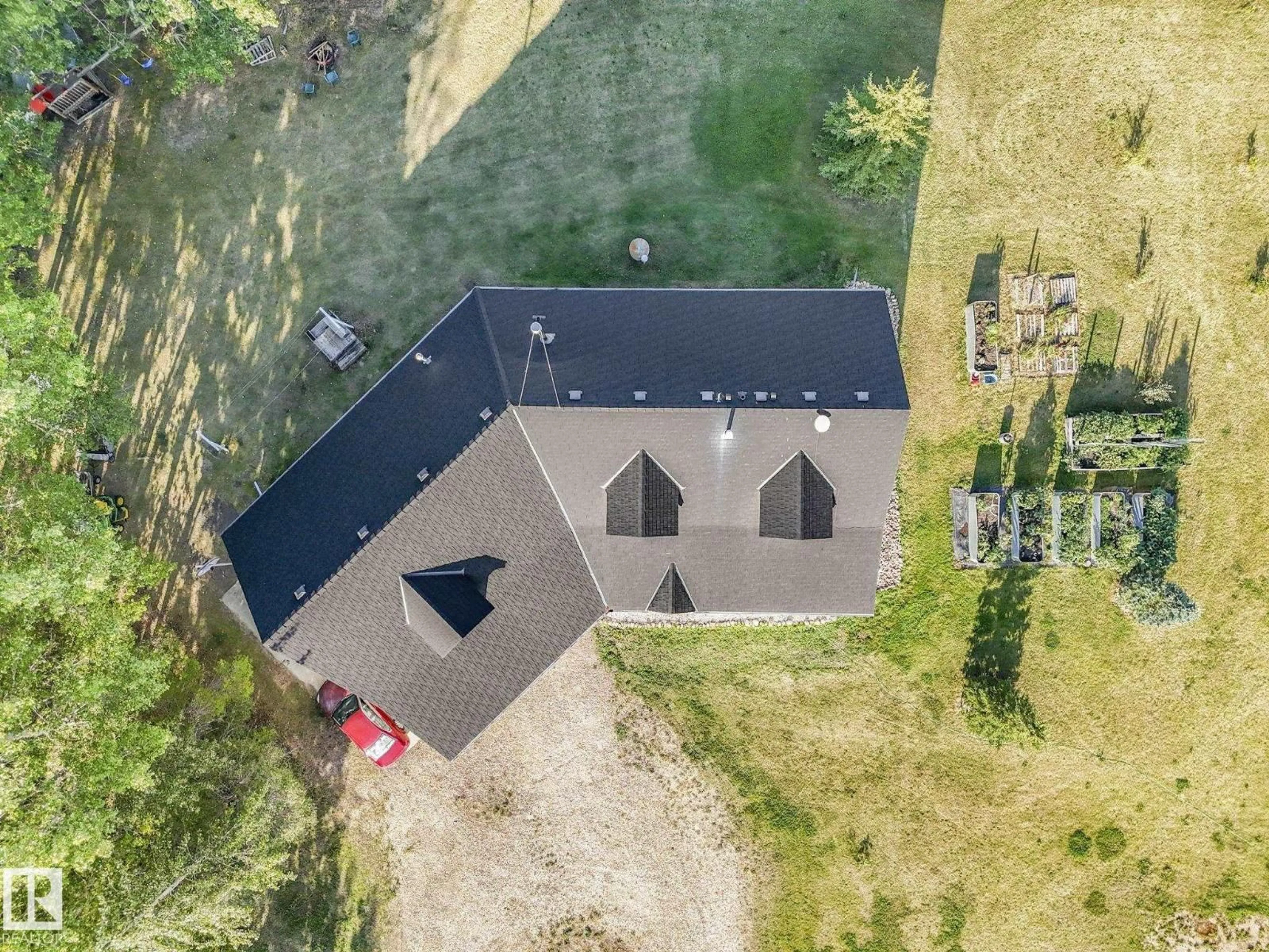 A pic from outside/outdoor area/front of a property/back of a property/a pic from drone, unknown for 56231 RGE ROAD 263, Rural Sturgeon County Alberta T8R0X8