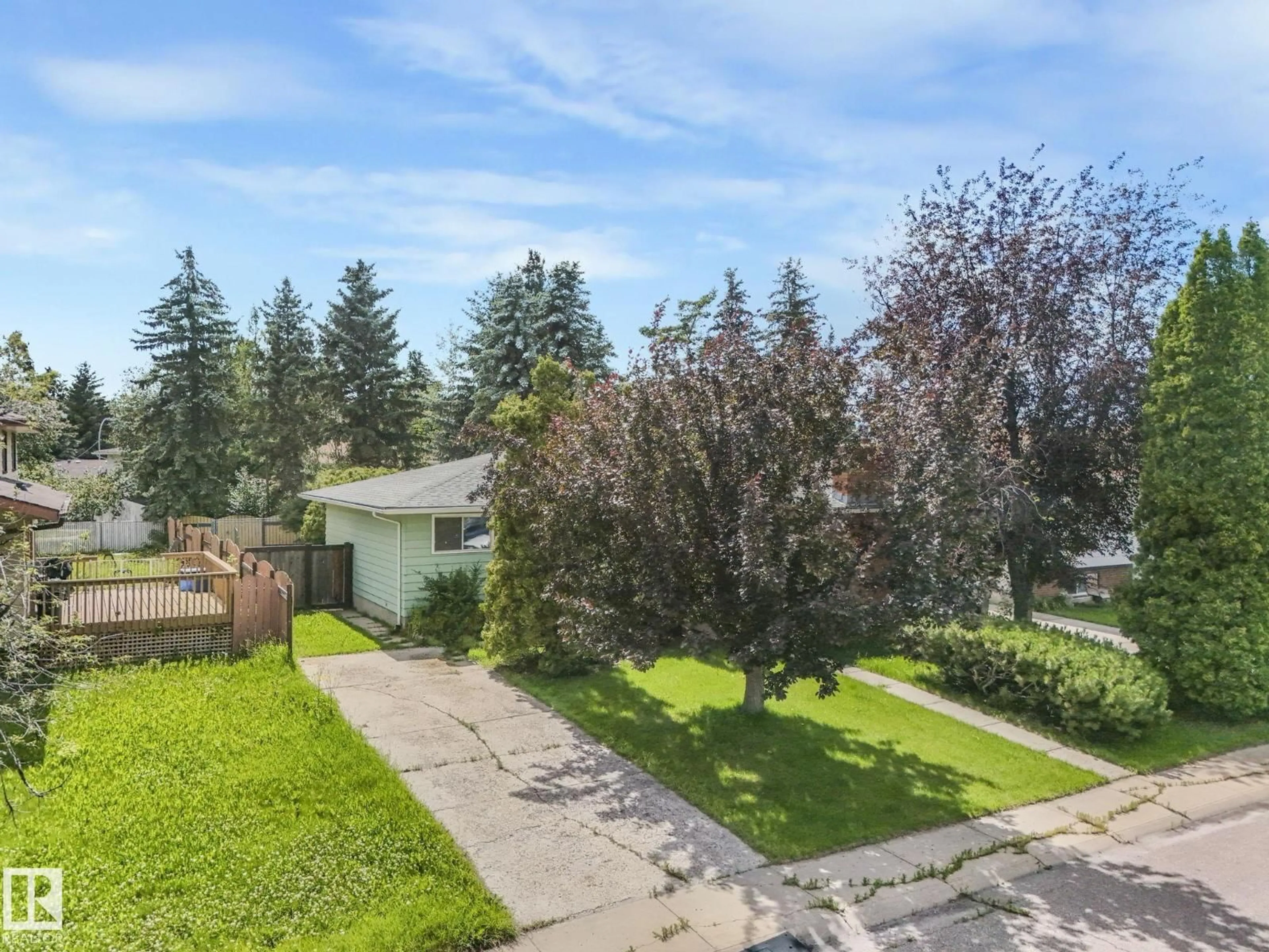 A pic from outside/outdoor area/front of a property/back of a property/a pic from drone, unknown for 1118 68 ST, Edmonton Alberta T6K1L1