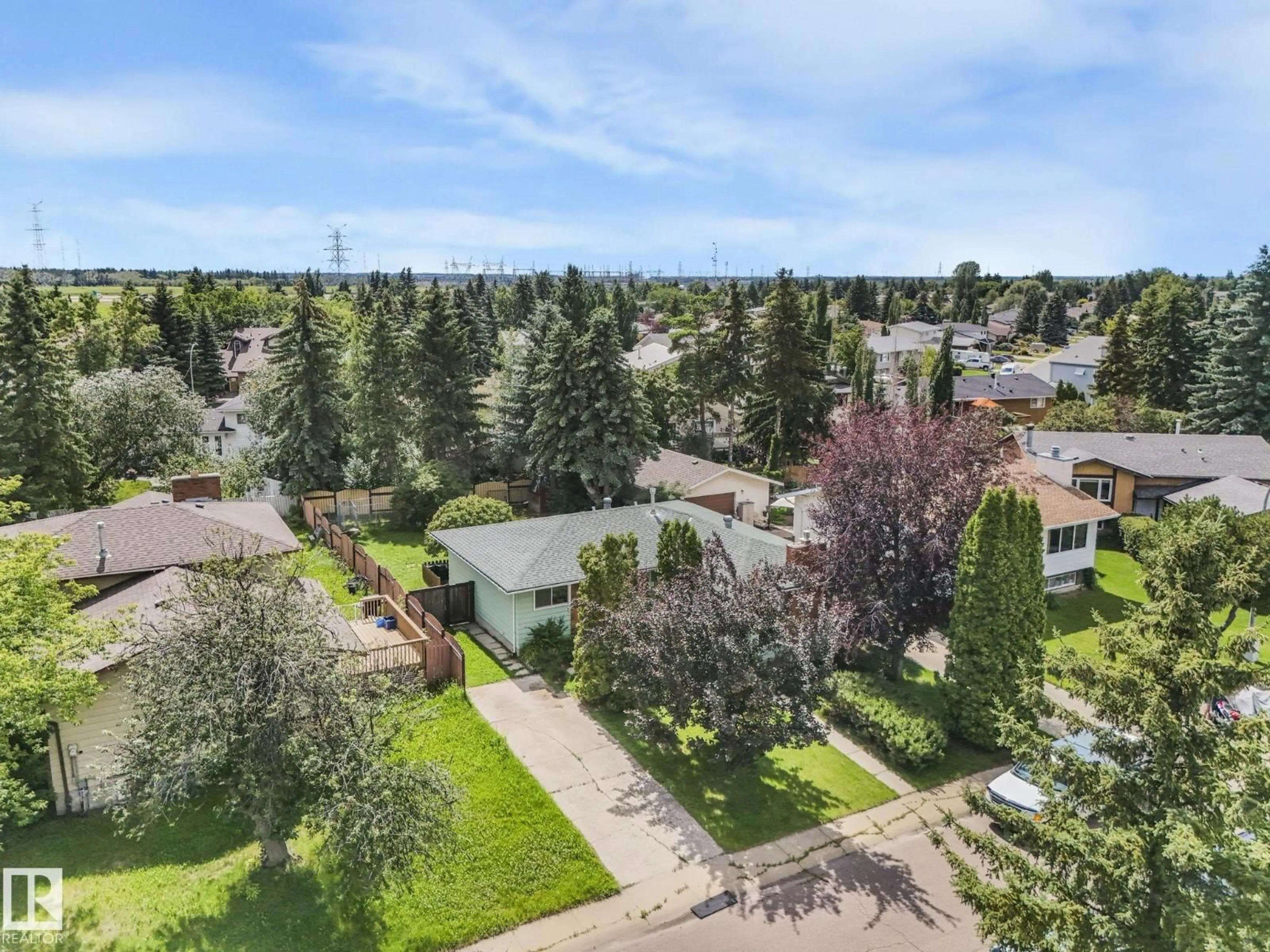 A pic from outside/outdoor area/front of a property/back of a property/a pic from drone, street for 1118 68 ST, Edmonton Alberta T6K1L1