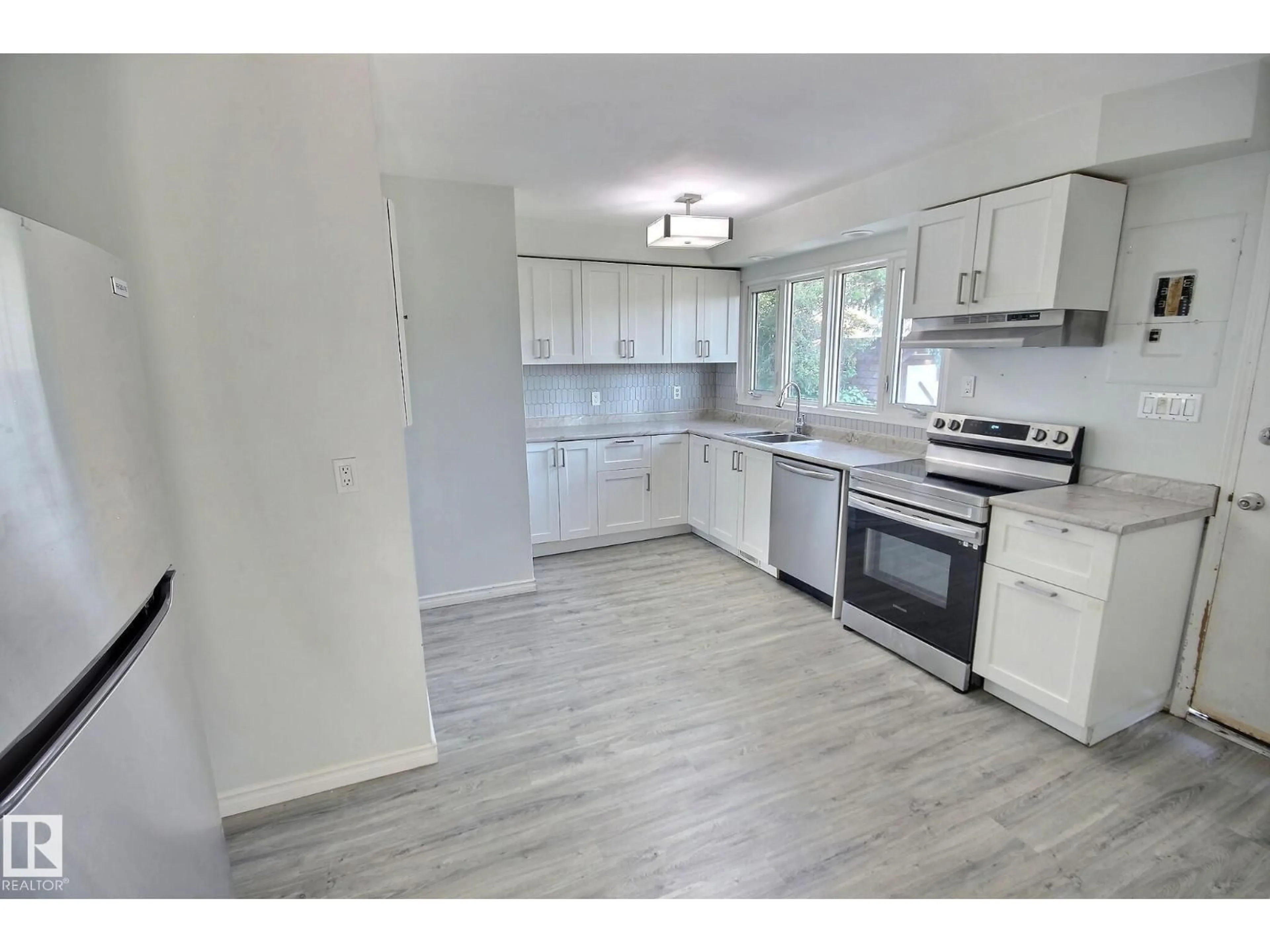 Unknown for 16518 106 AV, Edmonton Alberta T5P0W9