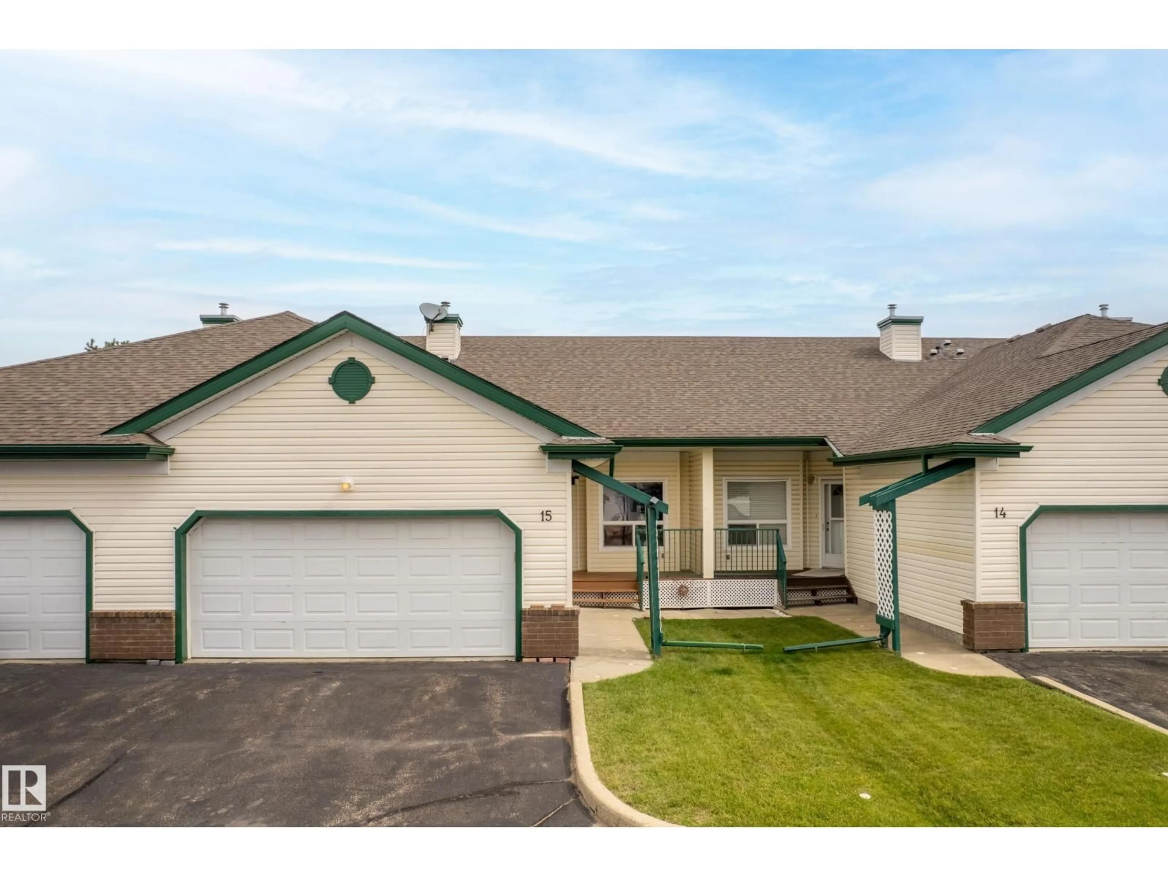 Home with vinyl exterior material, street for 15 - 13615 34 ST, Edmonton Alberta T5A0B3
