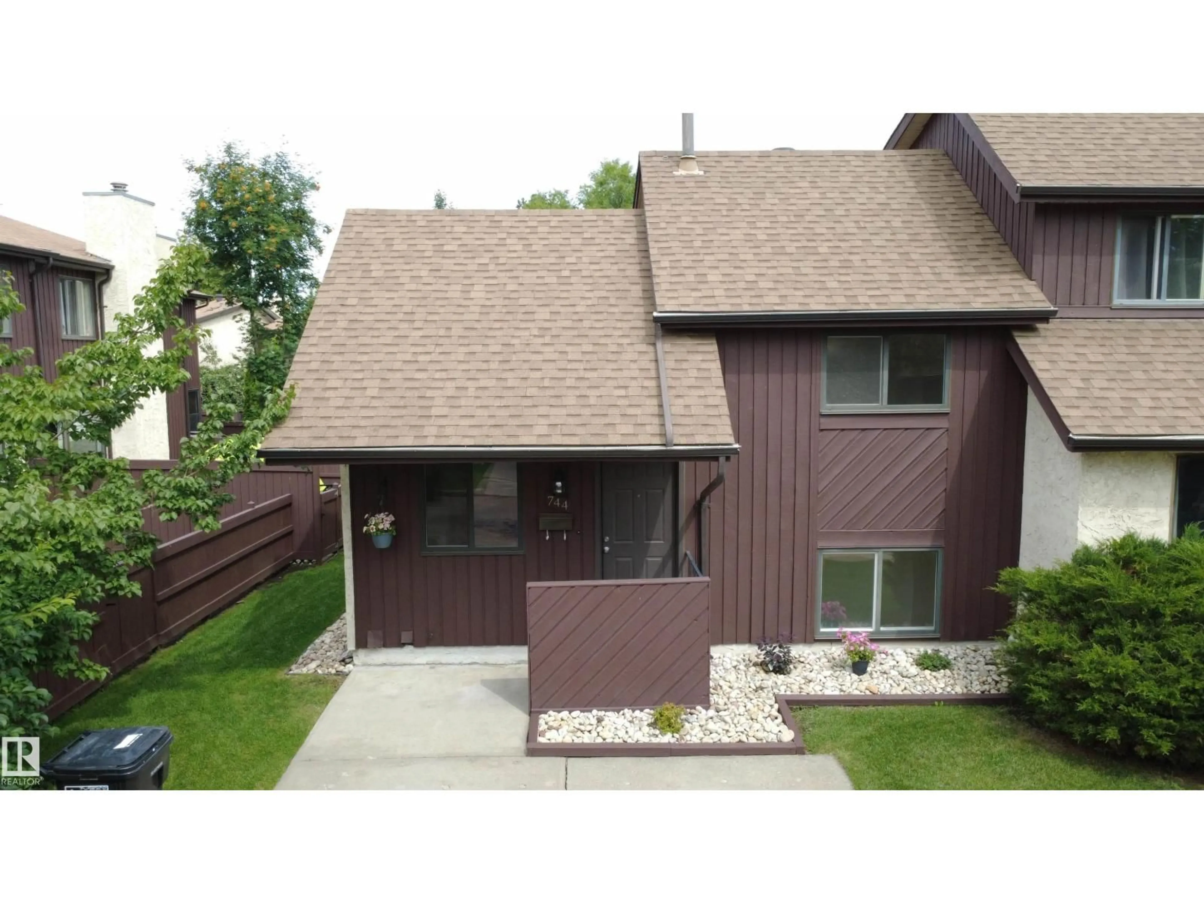 Unknown for 744 SADDLEBACK RD, Edmonton Alberta T6J4Z1