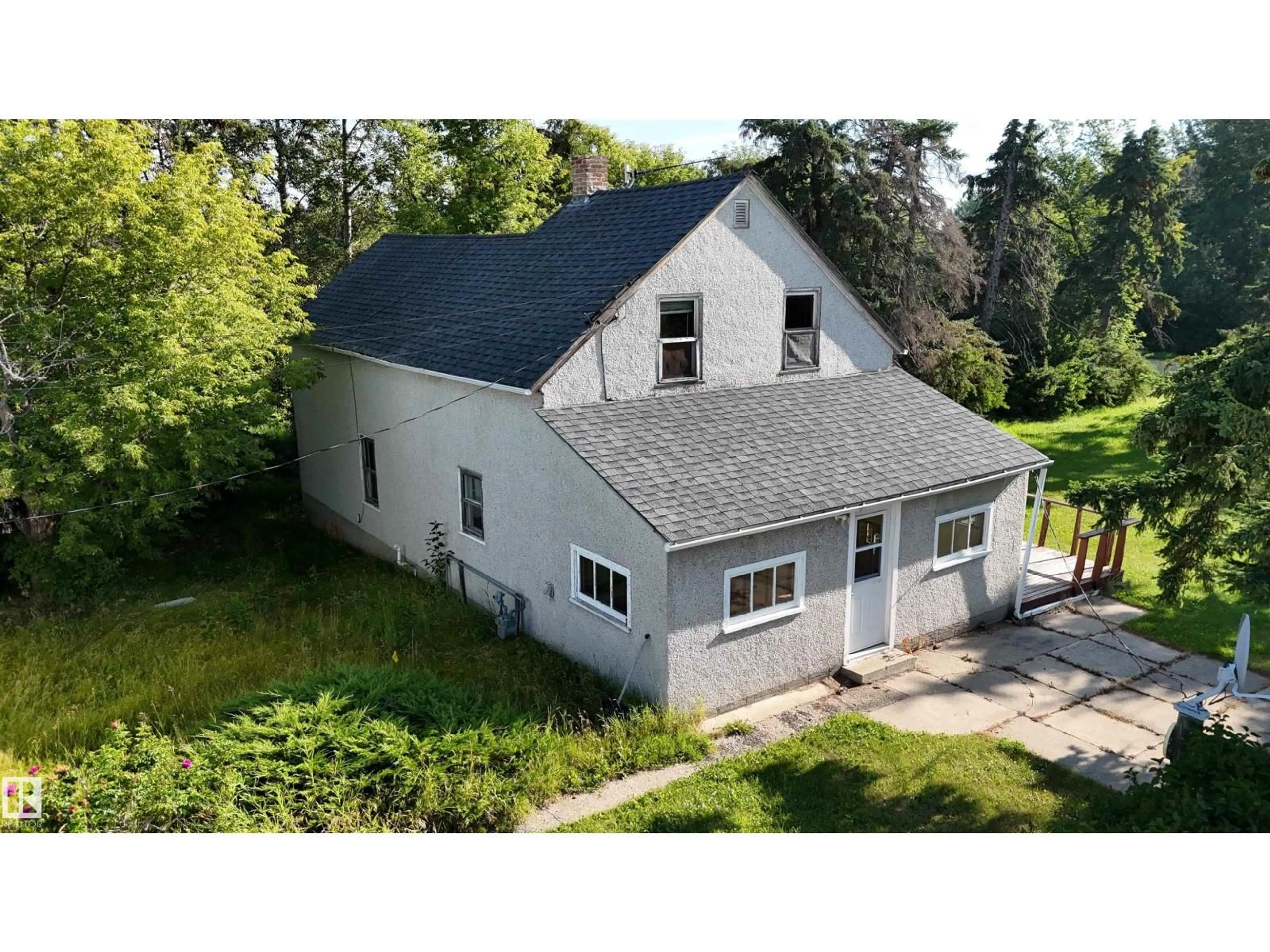 A pic from outside/outdoor area/front of a property/back of a property/a pic from drone, building for 52006 RGE RD 22, Rural Parkland County Alberta T7Y2J1