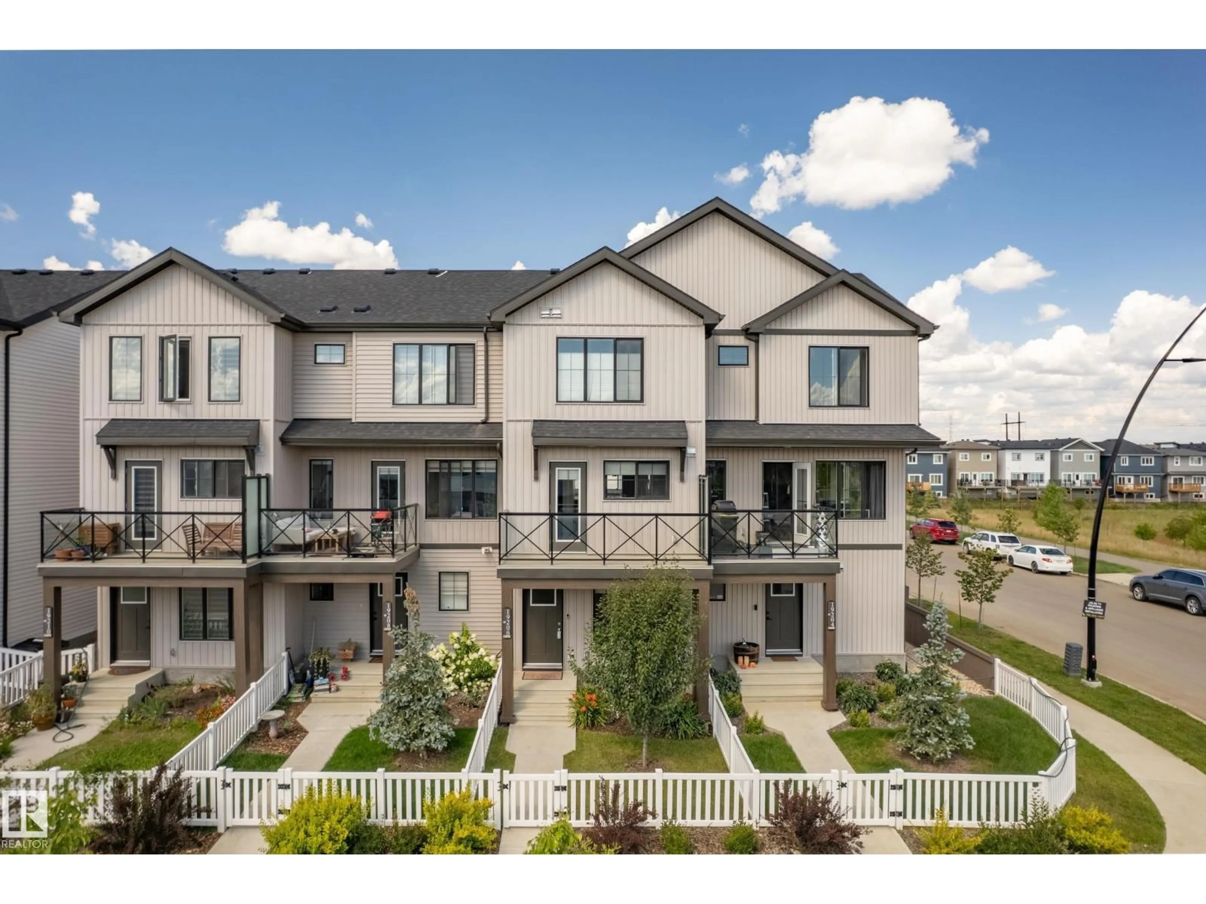A pic from outside/outdoor area/front of a property/back of a property/a pic from drone, unknown for 19206 27 AV, Edmonton Alberta T6M1L1