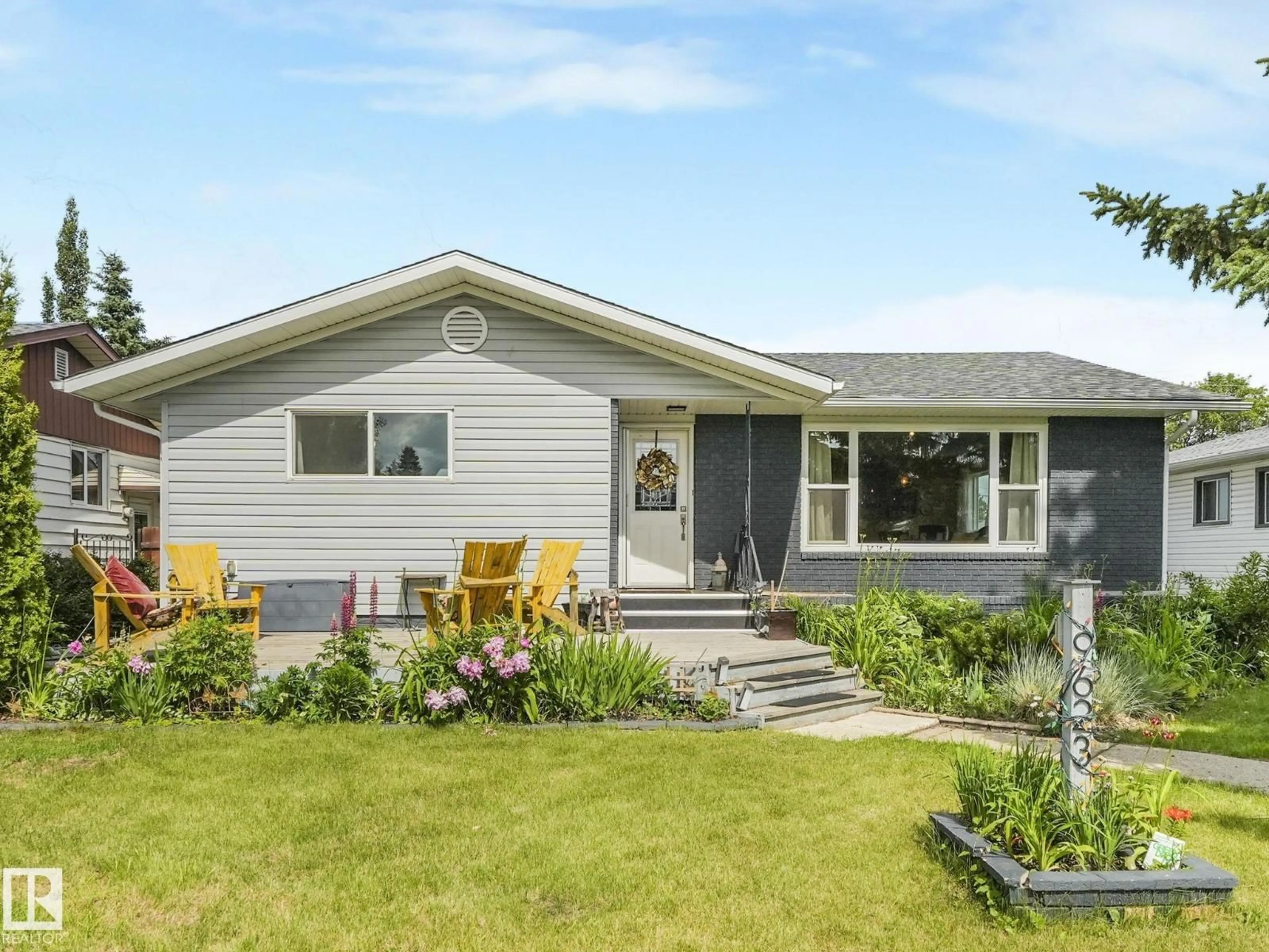 Home with vinyl exterior material, street for 9623 69A ST NW, Edmonton Alberta T6B1W4