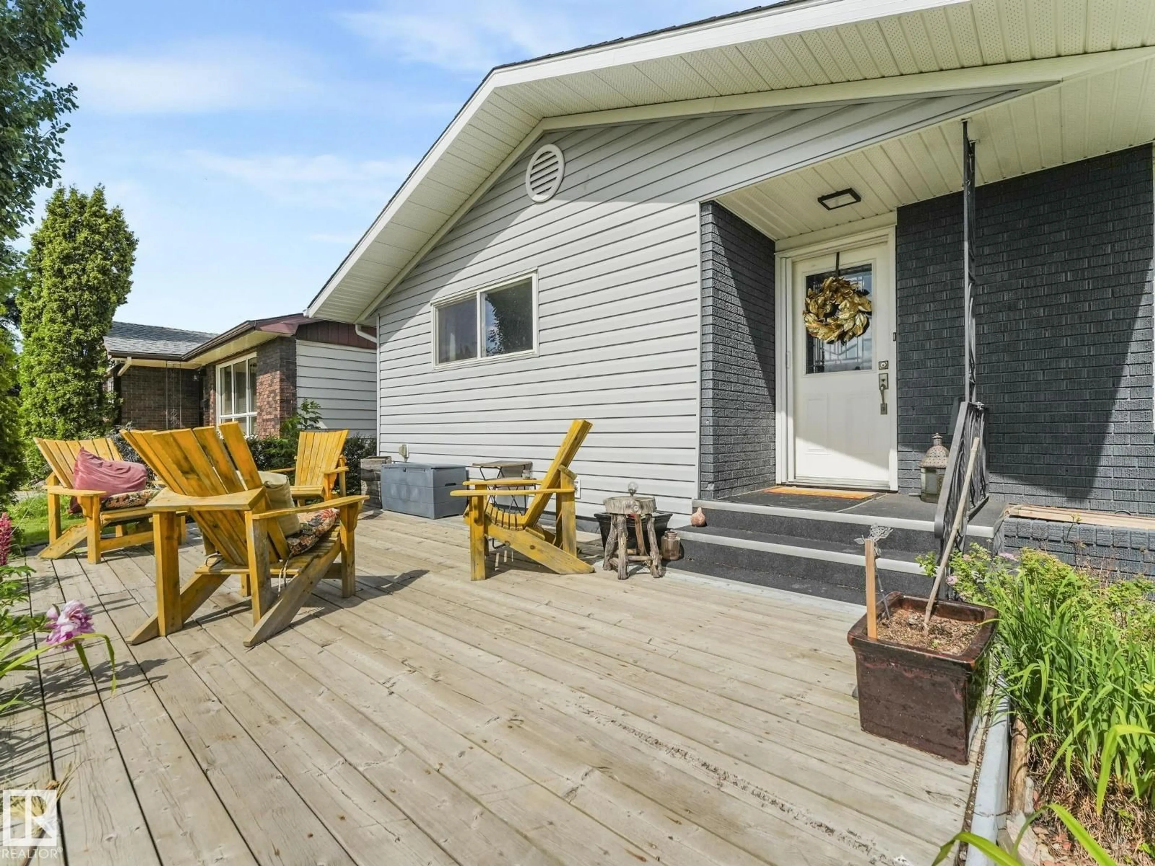 Patio, street for 9623 69A ST NW, Edmonton Alberta T6B1W4