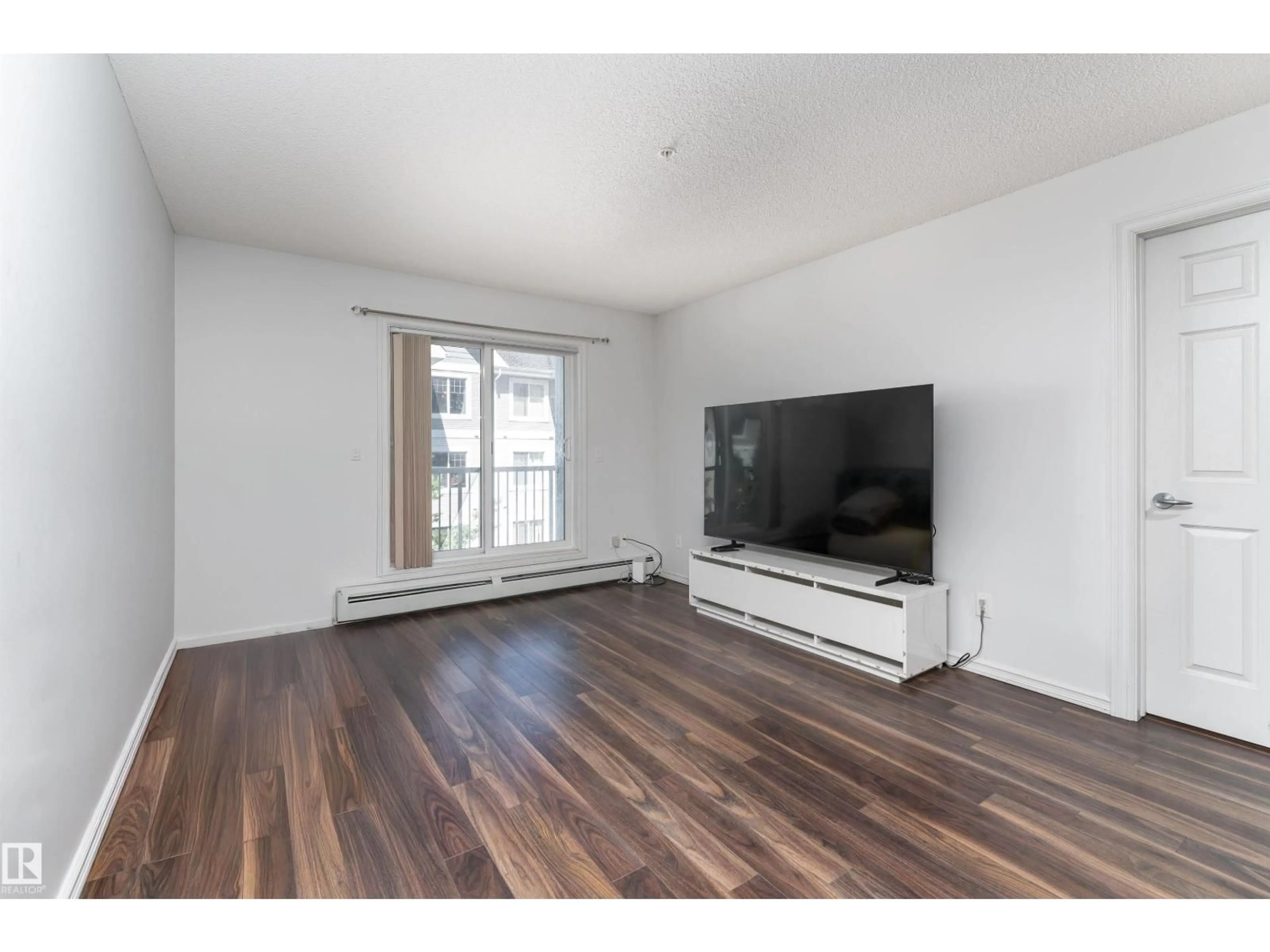 A pic of a room for 303 - 2208 44 AV NW, Edmonton Alberta T6T0G6