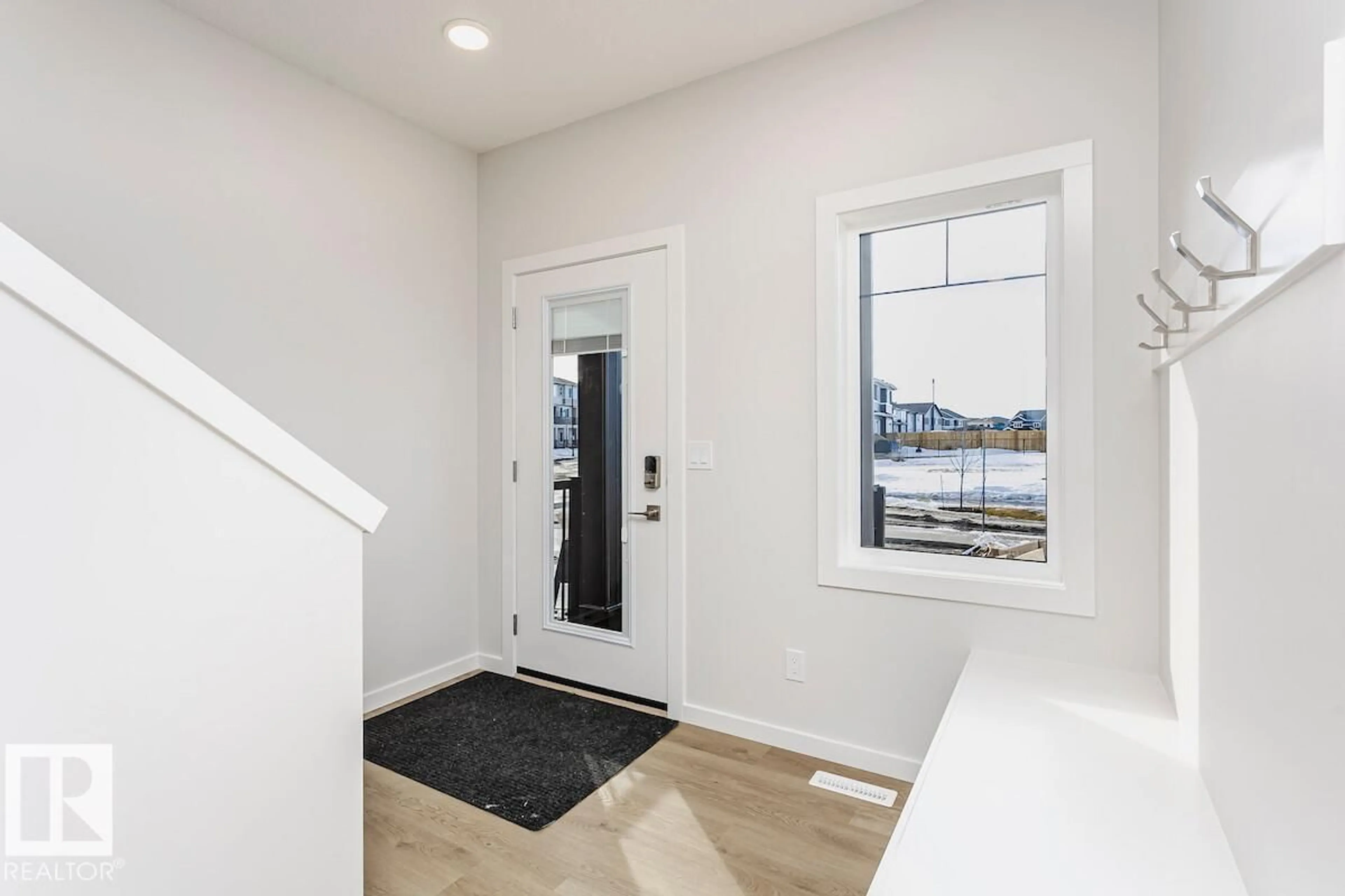 Indoor entryway for 707 CAMBRIAN BV, Sherwood Park Alberta T8H3B7