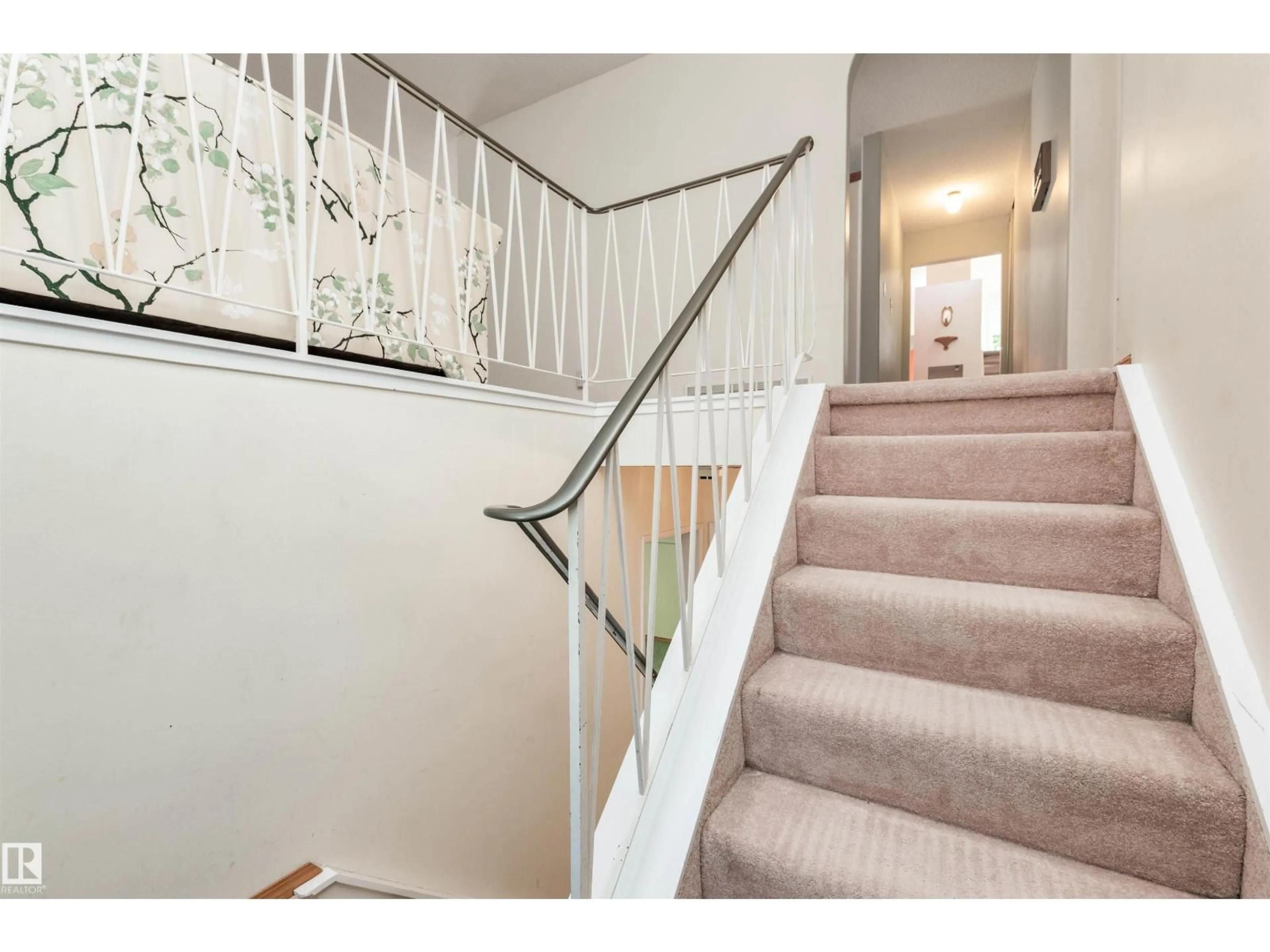 Stairs for 120 GALLOWAY DR, Sherwood Park Alberta T8A2N2